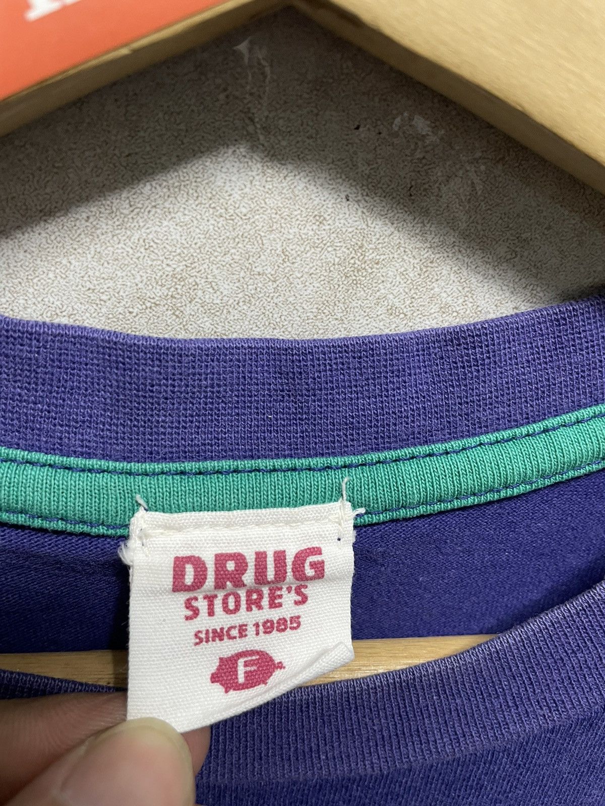 Vintage Vintage Y2K Drug Store Tee Size US M / EU 48-50 / 2 - 3 Thumbnail