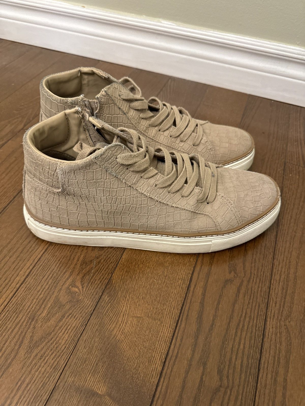 Saks Fifth Avenue Saks Fifth Ave suede hi tops Size US 9.5 / EU 42-43 - 5 Thumbnail