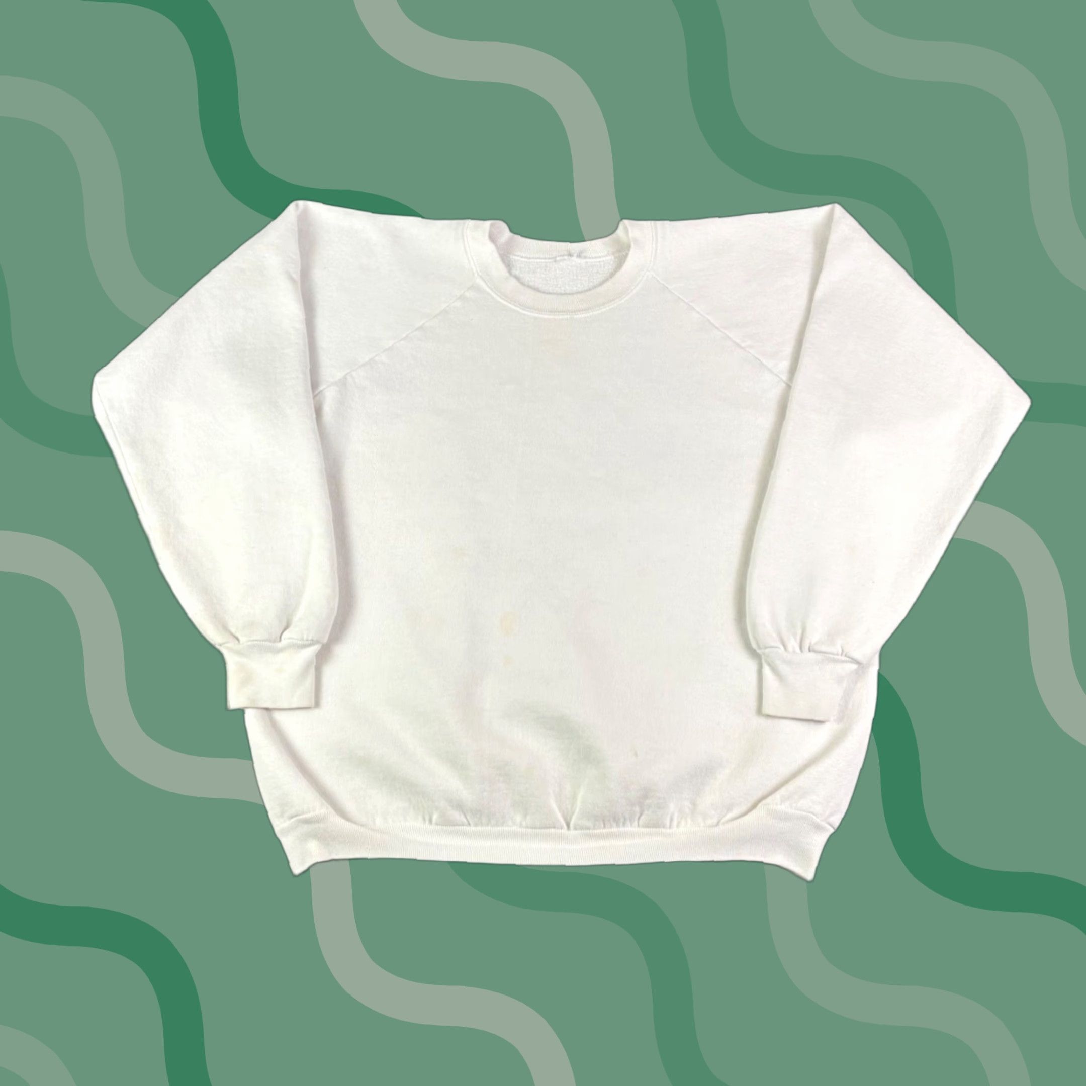 Vintage VINTAGE White Raglan Sleeve Sweatshirt Basic Crewneck Pullover 90s USA Large Size US L / EU 52-54 / 3 - 1 Thumbnail
