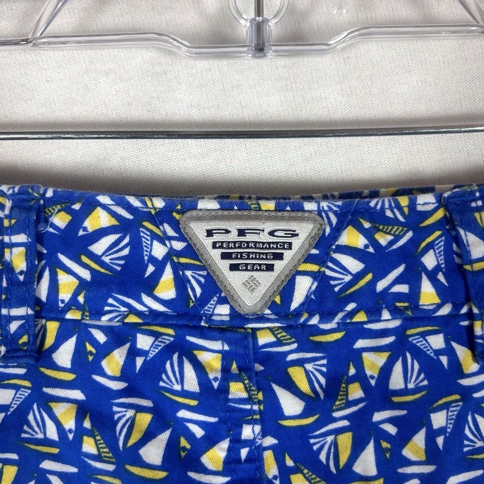 Vintage Columbia Bermuda Shorts Womens 4 Blue Casual Hiking Abstract 3" Bermuda Pants Womens Regular 3" Blue Size 27" / US 4 / IT 40 - 6 Thumbnail
