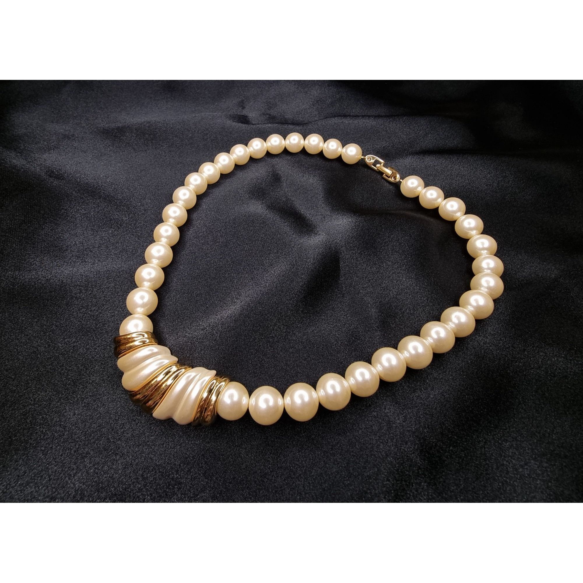 Vintage Vintage Napier Gold-Tone & Faux Pearl Necklace With Twist Ac Size ONE SIZE - 4 Thumbnail