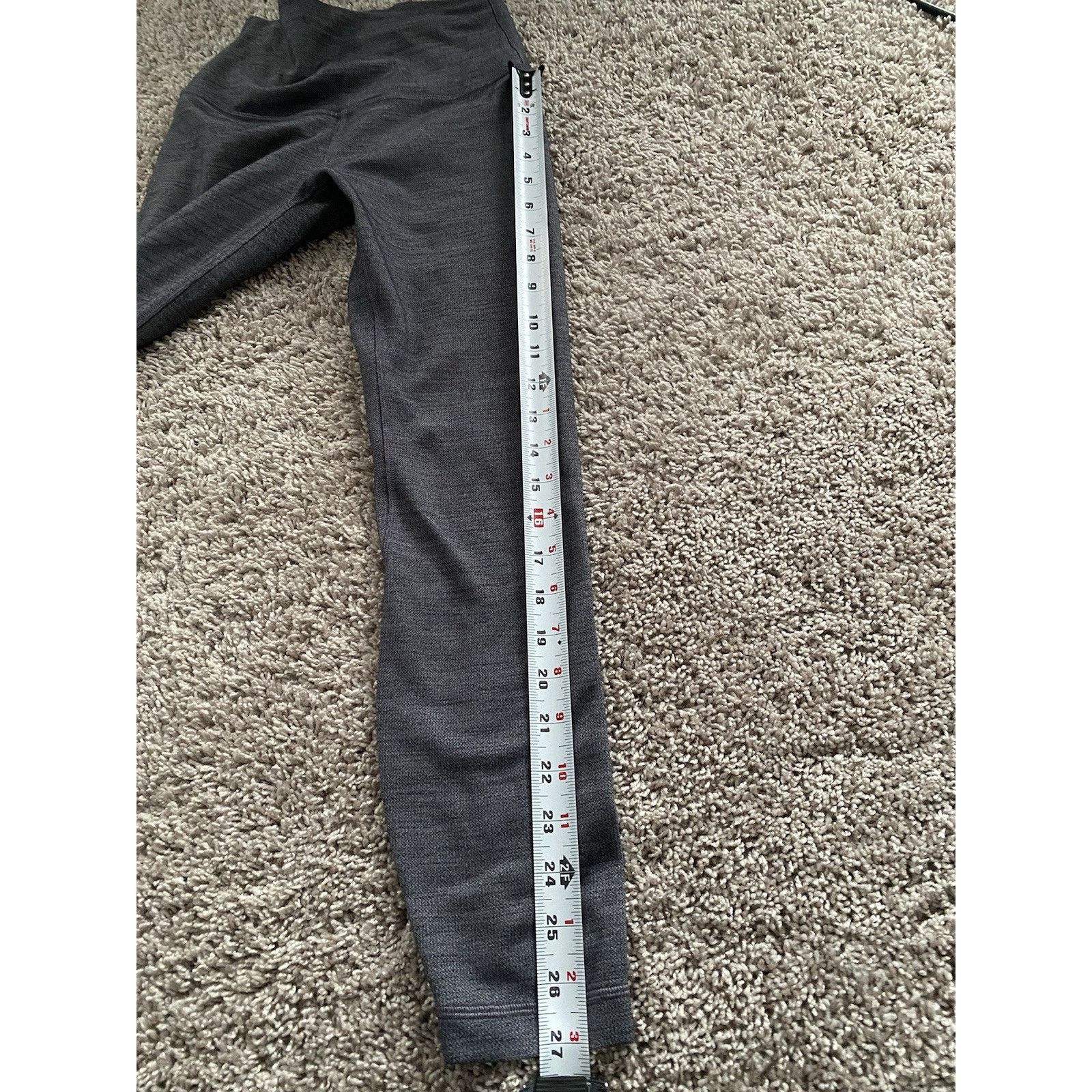 Lululemon Lululemon Gray Leggings sz 4 Size 27" / US 4 / IT 40 - 6 Thumbnail