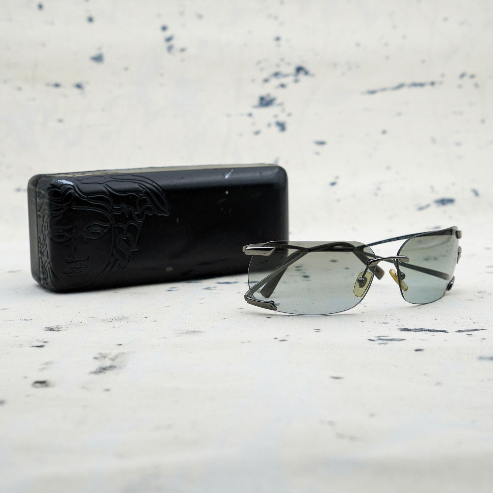 Versace Vintage versace n86 silver cut out medusa logo sunglasses Size ONE SIZE - 8 Thumbnail