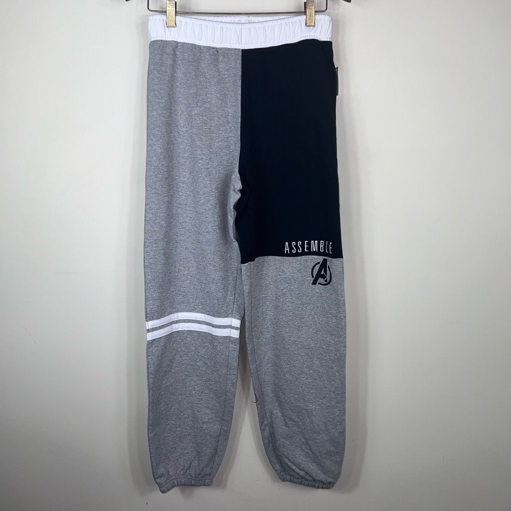 Disney Disney Parks Marvel Avengers Sweatpants (Small) Size 27" / US 4 / IT 40 - 1 Thumbnail