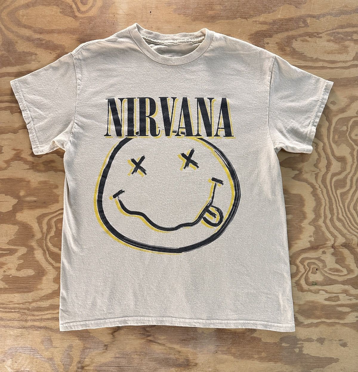 Band Tees Cream Smile Nirvana T-shirt . S, Size US XS / EU 42 / 0 - 1 Thumbnail