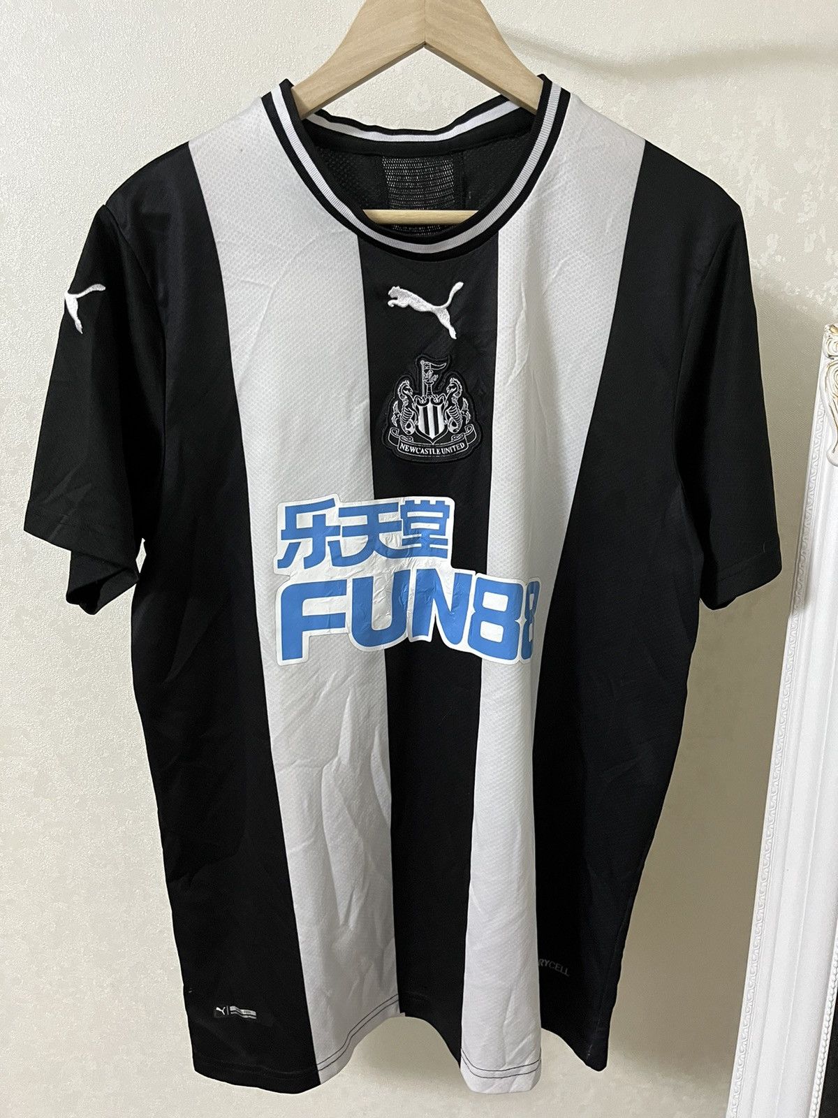 Puma Puma Newcastle Vintage 2019 Home Jersey Size US M / EU 48-50 / 2 - 1 Thumbnail