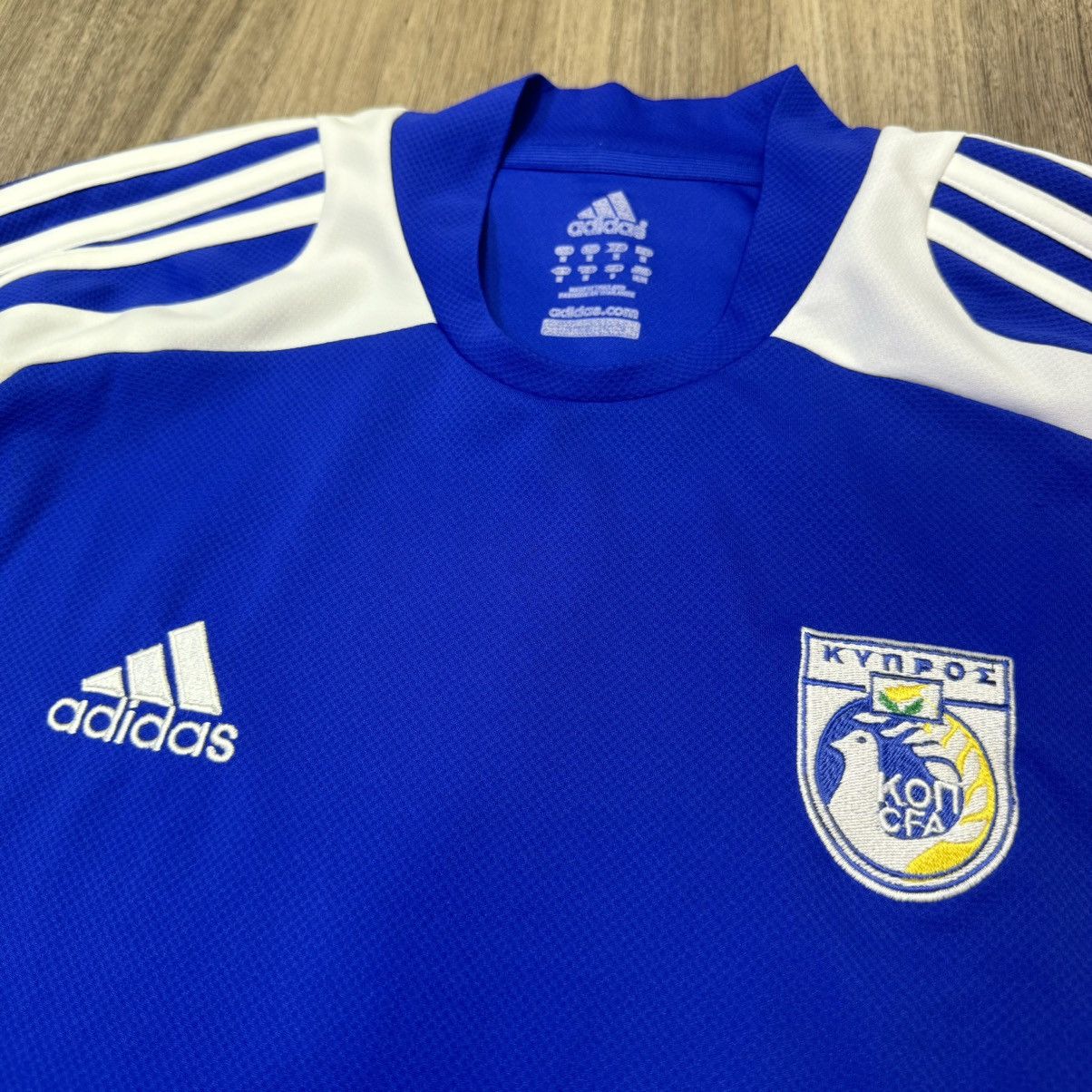 Adidas Cyprus 08/10 home shirt Size US M / EU 48-50 / 2 - 3 Thumbnail
