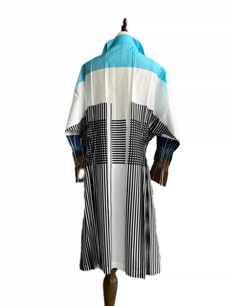 Issey Miyake Issey Miyake size:2 A blue and grey main line geometric st Size M / US 6-8 / IT 42-44 - 3 Thumbnail