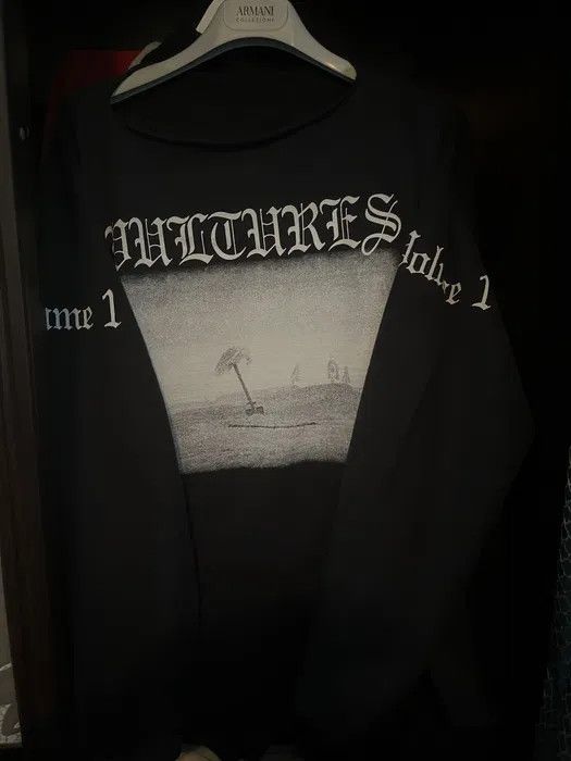 Yeezy yeezy vultures volume longsleeve t shirt Size US M / EU 48-50 / 2 - 1 Thumbnail