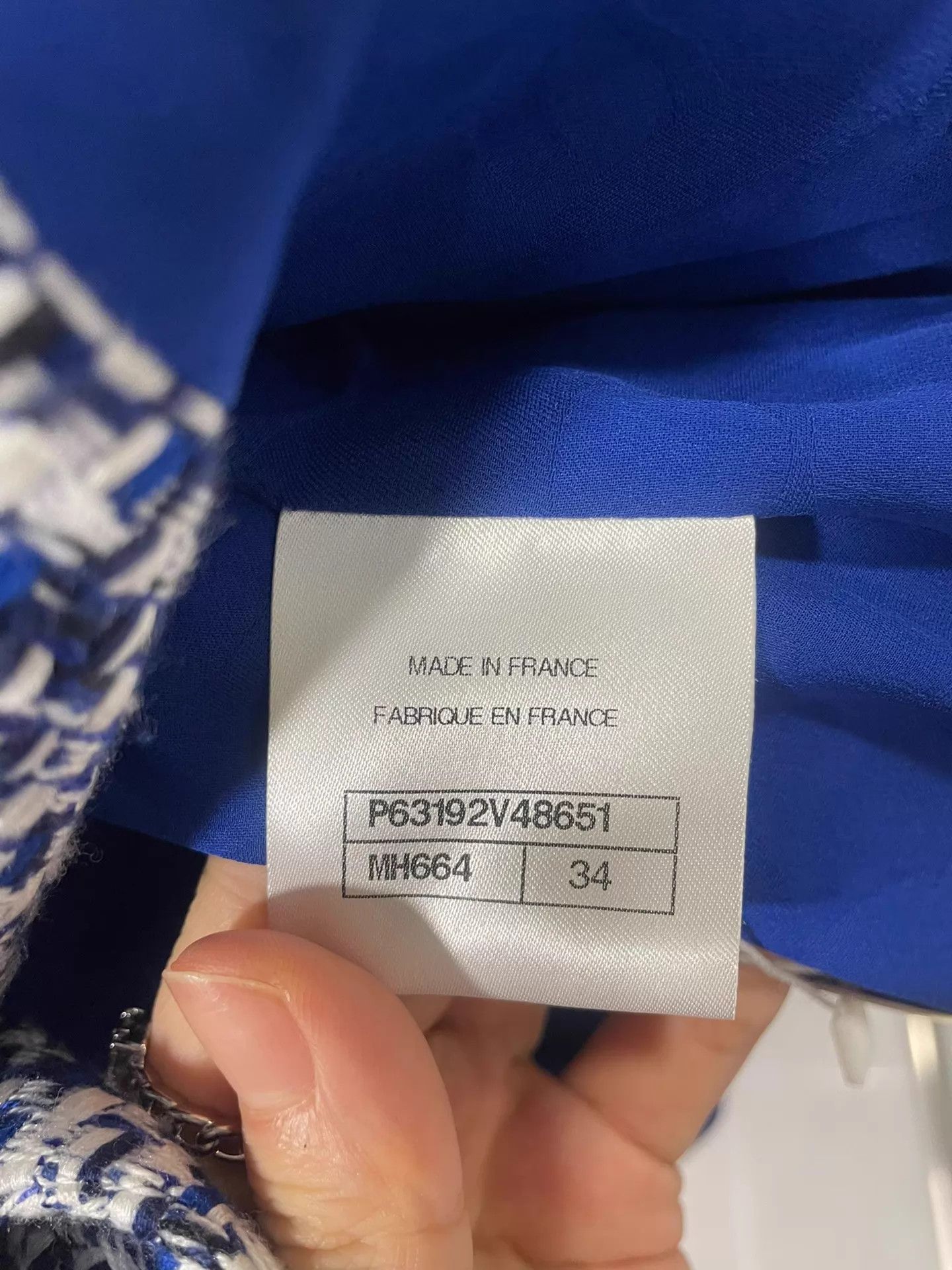Chanel CHANEL Tweed Jacket Blue White Check Near Mint Size XS / US 0-2 / IT 36-38 - 5 Thumbnail