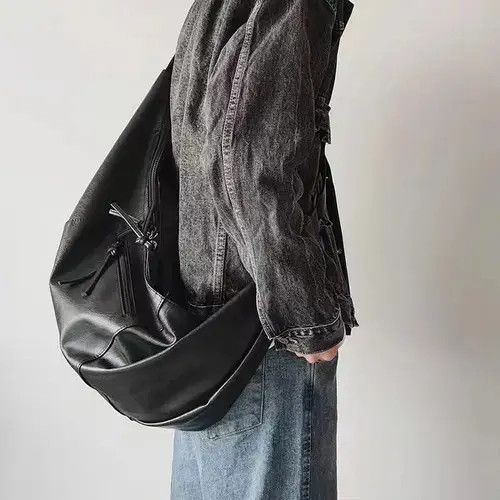 Other Black Faux Over Shoulder Leather Size ONE SIZE - 2 Thumbnail