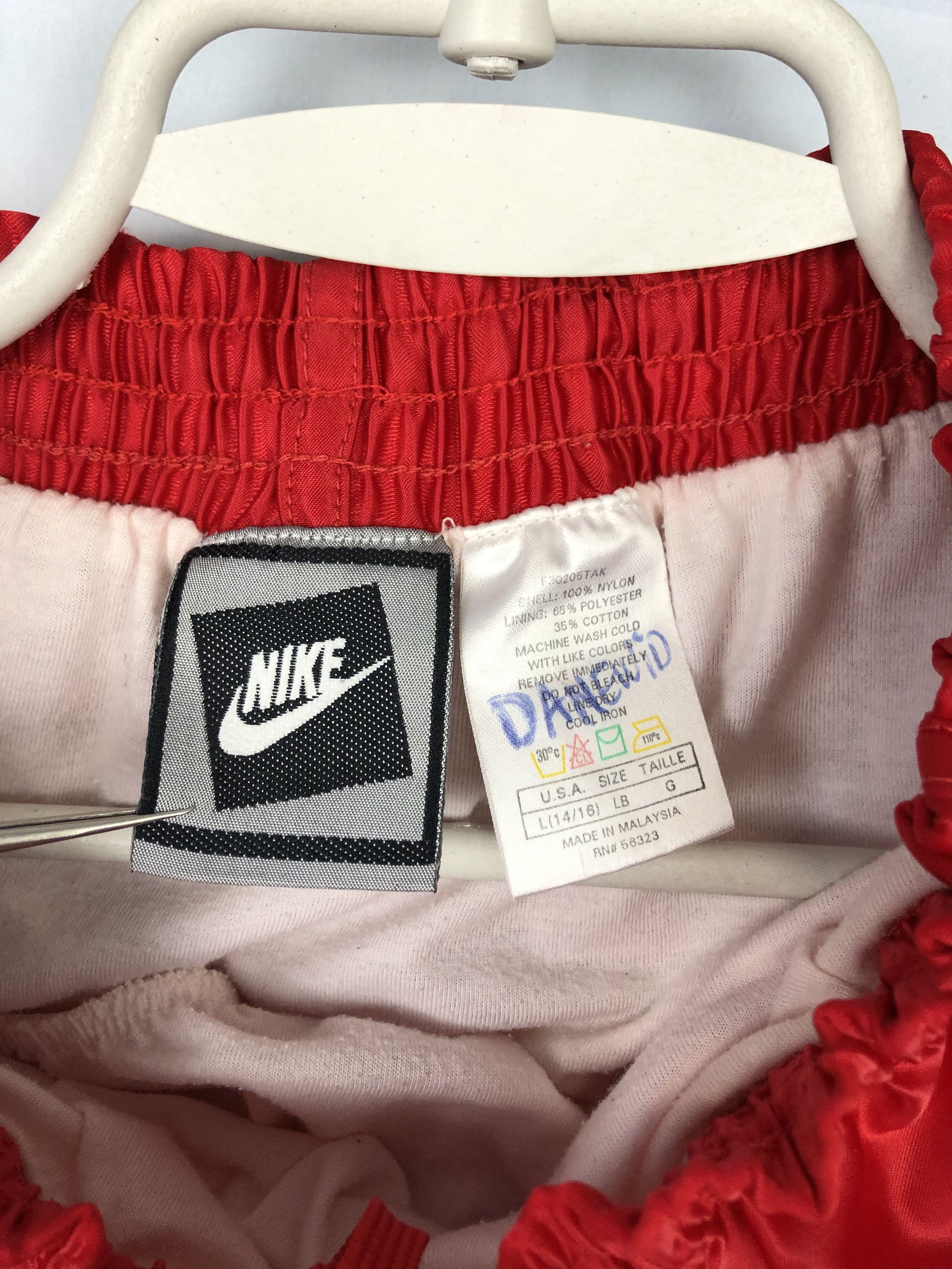 Nike Vintage Nike Red Nylon Shorts Track Run Size Boys L Size US 28 / EU 44 - 7 Thumbnail