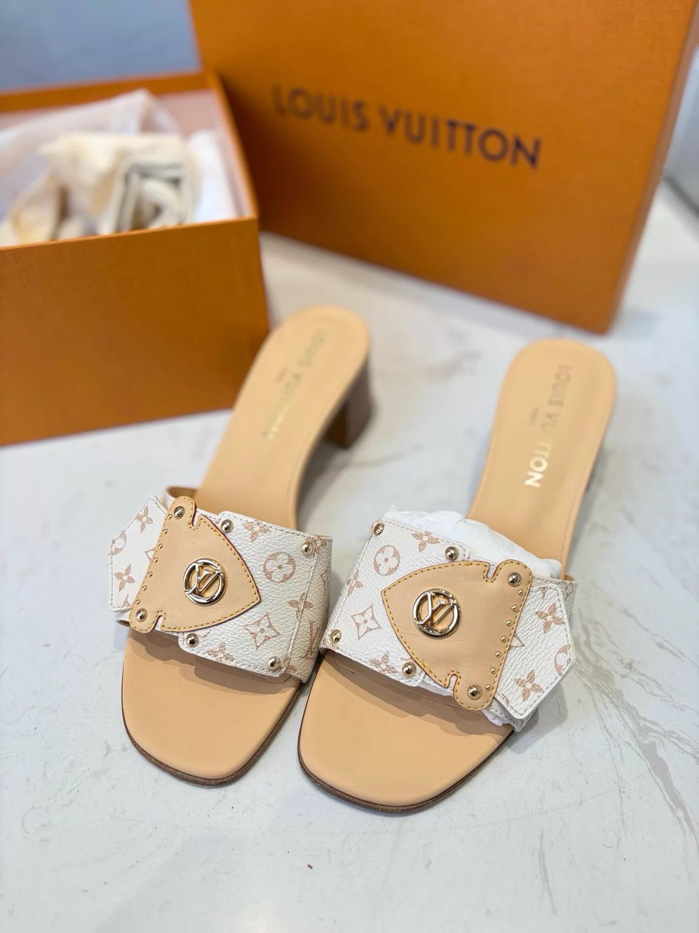 Louis Vuitton LV 25 New Latte Monogram Chunky Heel Sandal 38 Size US 7.5 / IT 37.5 - 2 Thumbnail