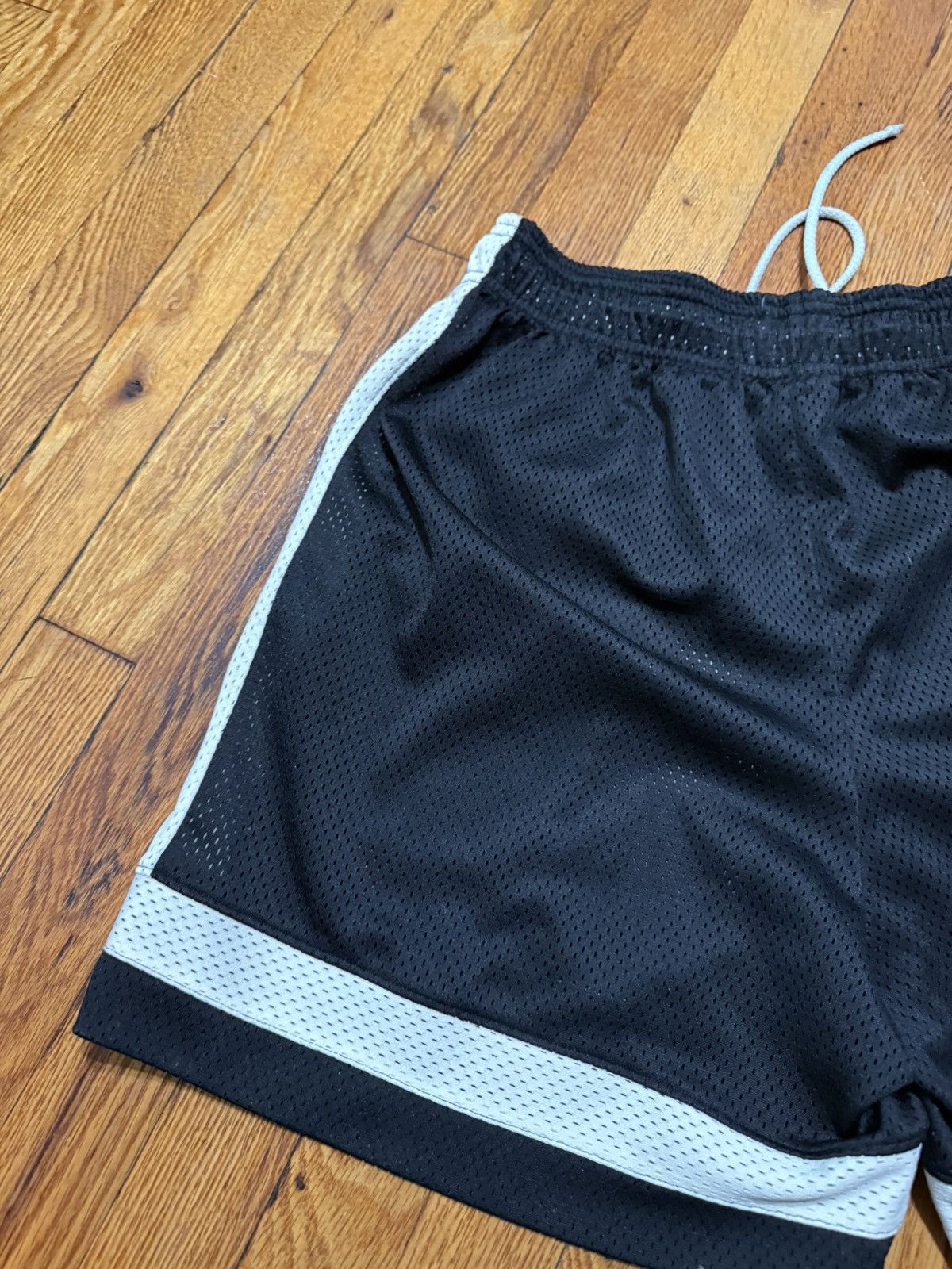 Eric Emanuel Eric Emanuel Black Shorts Size XL Size US 36 / EU 52 - 5 Thumbnail