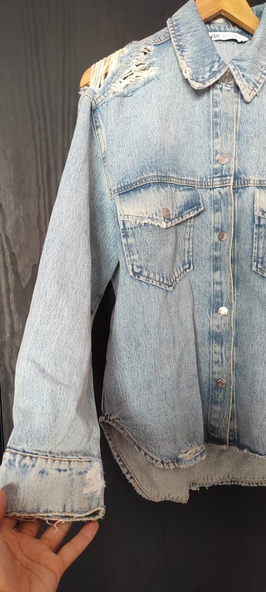 Zara Zara Denim Distressed Ripped Light Blue Jean Jacket Size S Size US S / EU 44-46 / 1 - 8 Thumbnail