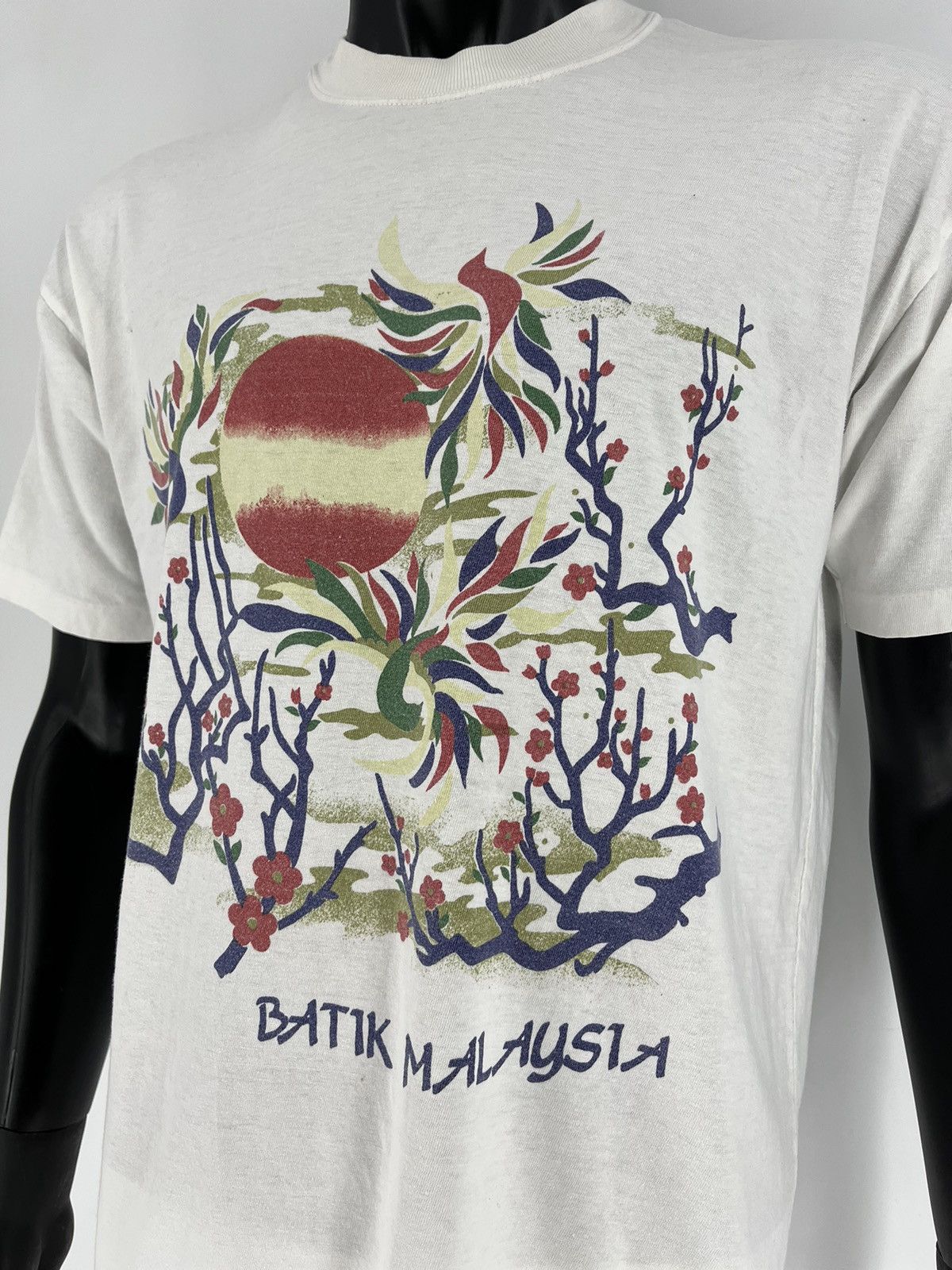 Vintage Batik Malaysia Artistic Scenic Malaysia 90s Travel Tee Size US M / EU 48-50 / 2 - 5 Thumbnail