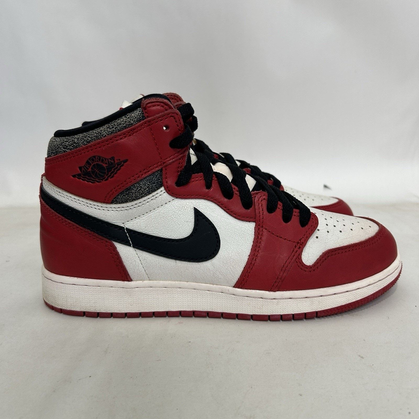 Jordan Brand Nike Air Jordan 1 Retro High GS “Chicago/Lost and Found” Size US 8.5 / IT 38.5 - 5 Thumbnail