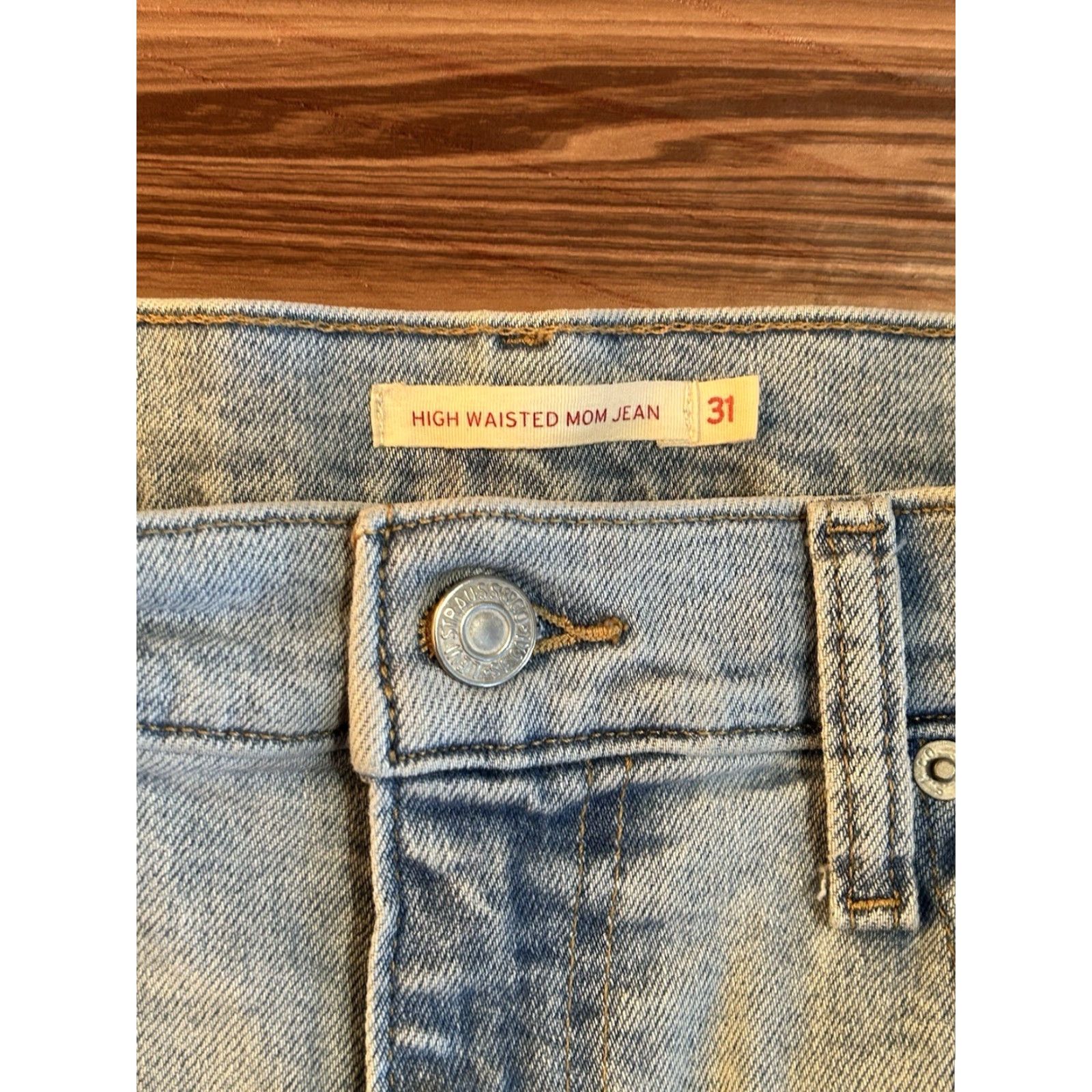 Levi's Womens Levi's High Waisted Mom Jeans Distressed Blue Denim 31x27 Jeans Womens 5-Pocket Denim Blue Distressed 27 Inseam Size 24" / US 00 / IT 34 - 3 Thumbnail