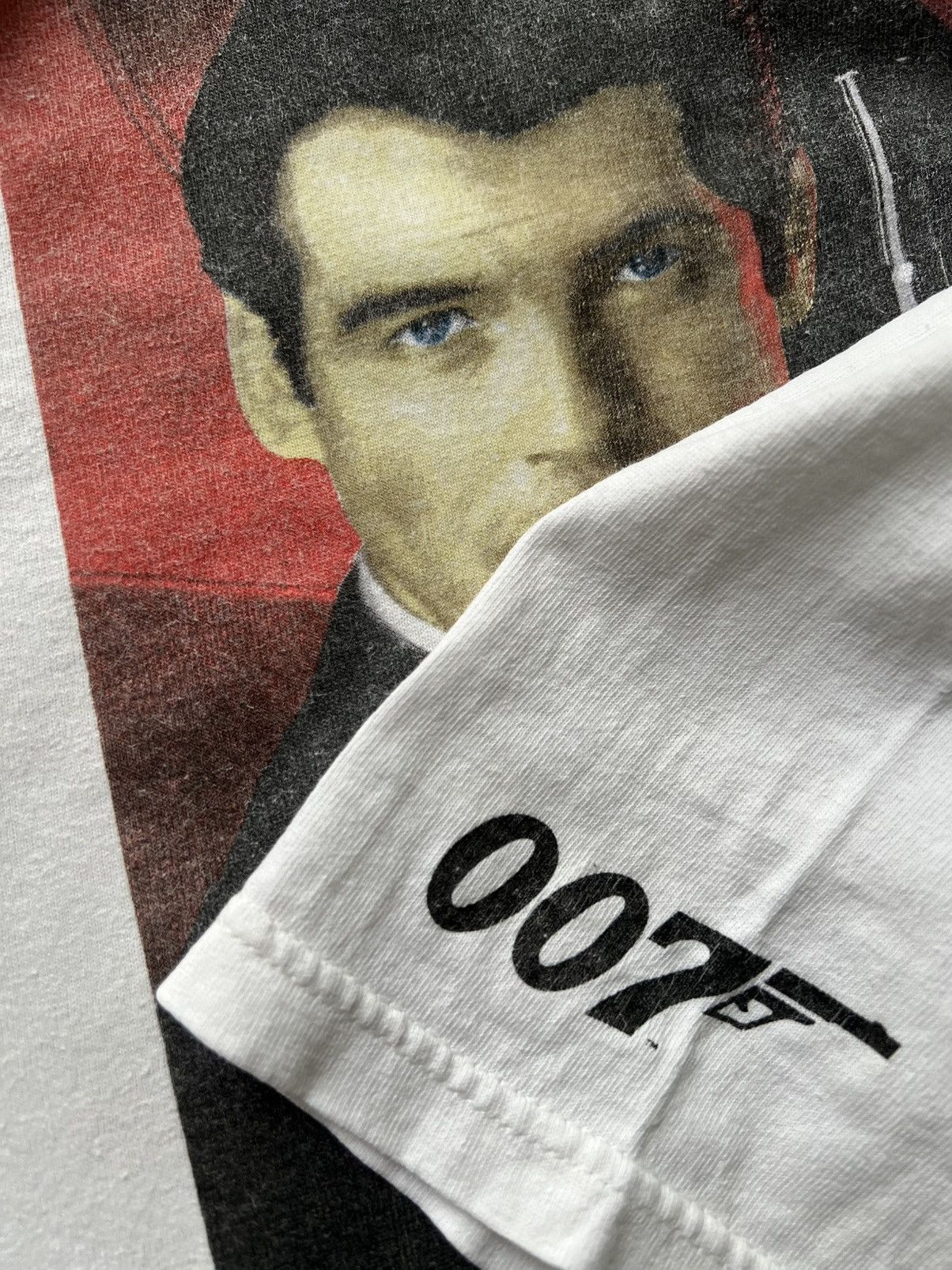 Vintage 1997 James Bond Tomorrow Never Dies Movie Promo Tee Shirt Size US XL / EU 56 / 4 - 6 Thumbnail