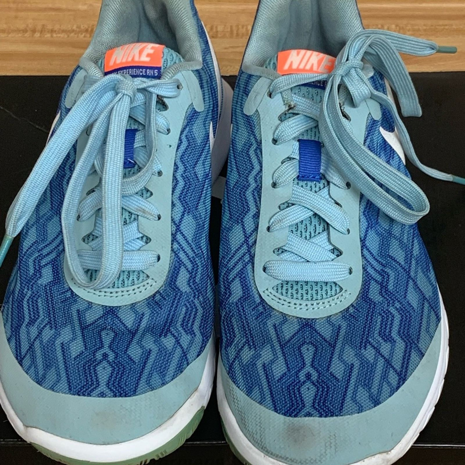 Nike NIKE WOMENS FLEX EXPERIENCE RN5 RUNNING SHOES SIZE 8 CLEAN Size US 8 / IT 38 - 4 Thumbnail