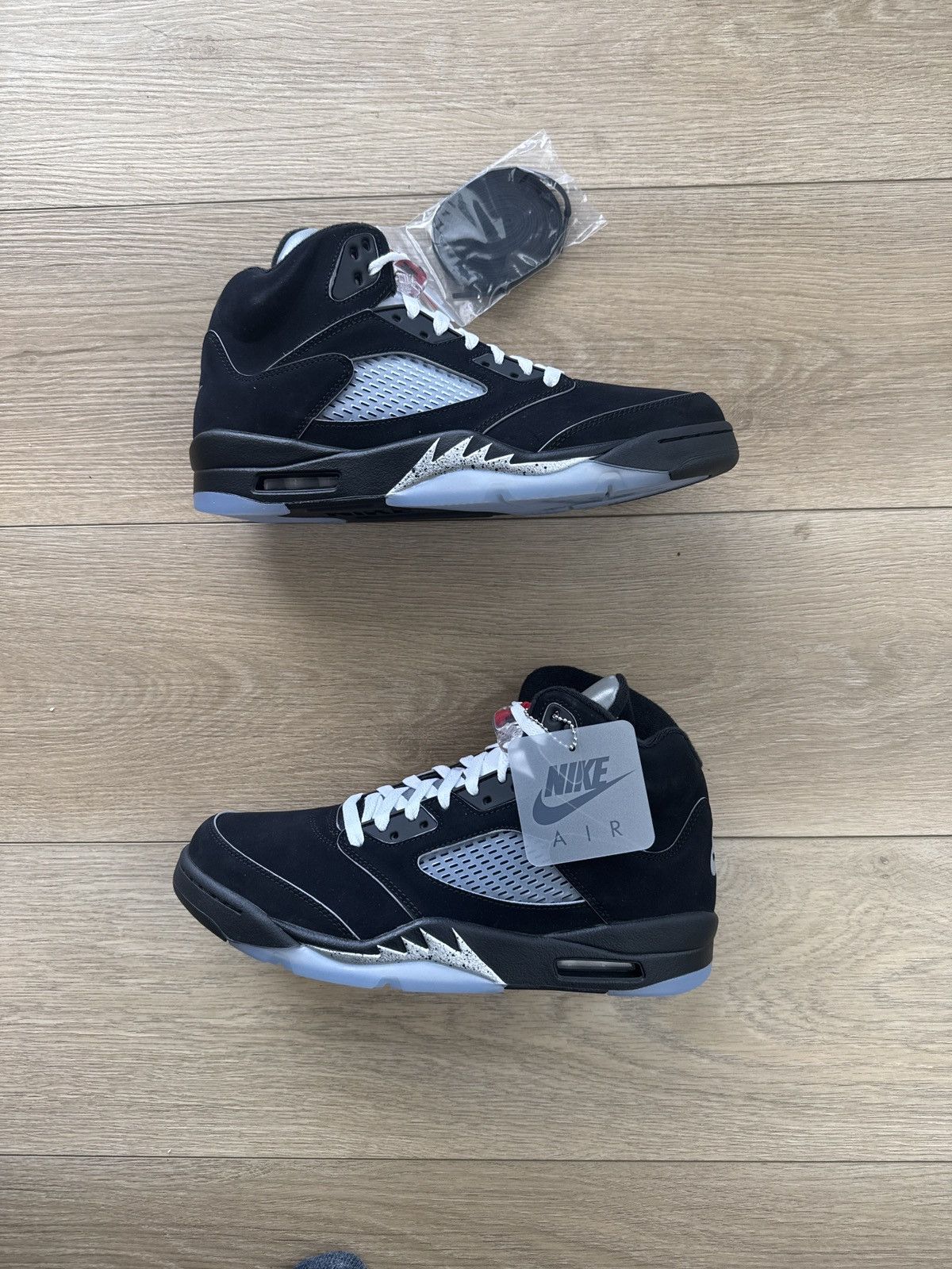 Jordan Brand METALLIC 5 OG Size US 11 / EU 44 - 2 Thumbnail