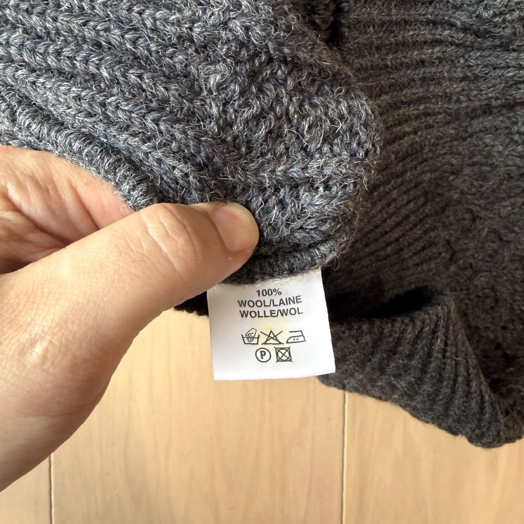 Vintage VINTAGE Aran Crafts Cable Knit Cardigan S Gray Wool Ireland Fisherman Winter Outdoors Size S / US 4 / IT 40 - 7 Thumbnail