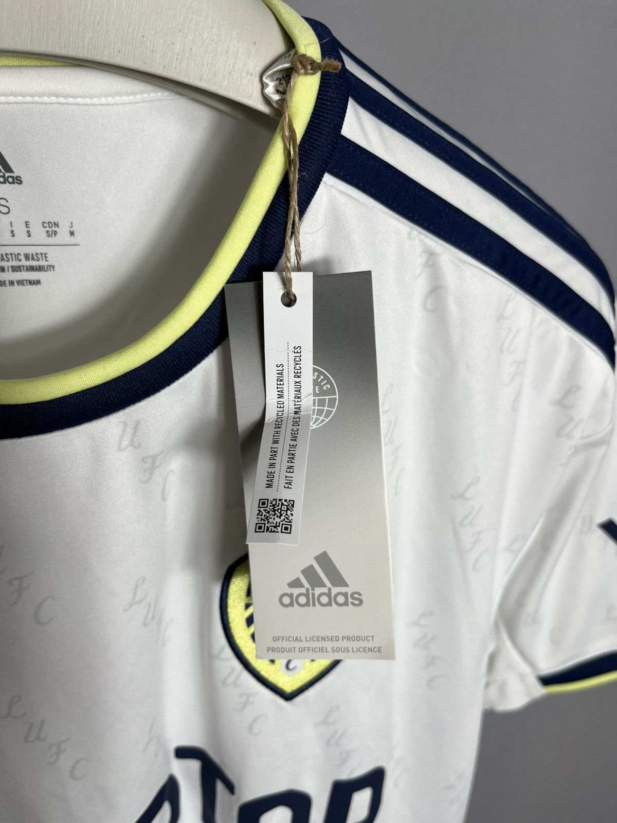 Adidas Leeds United 2022 2023 Signed shirt soccer jersey Size US S / EU 44-46 / 1 - 6 Thumbnail