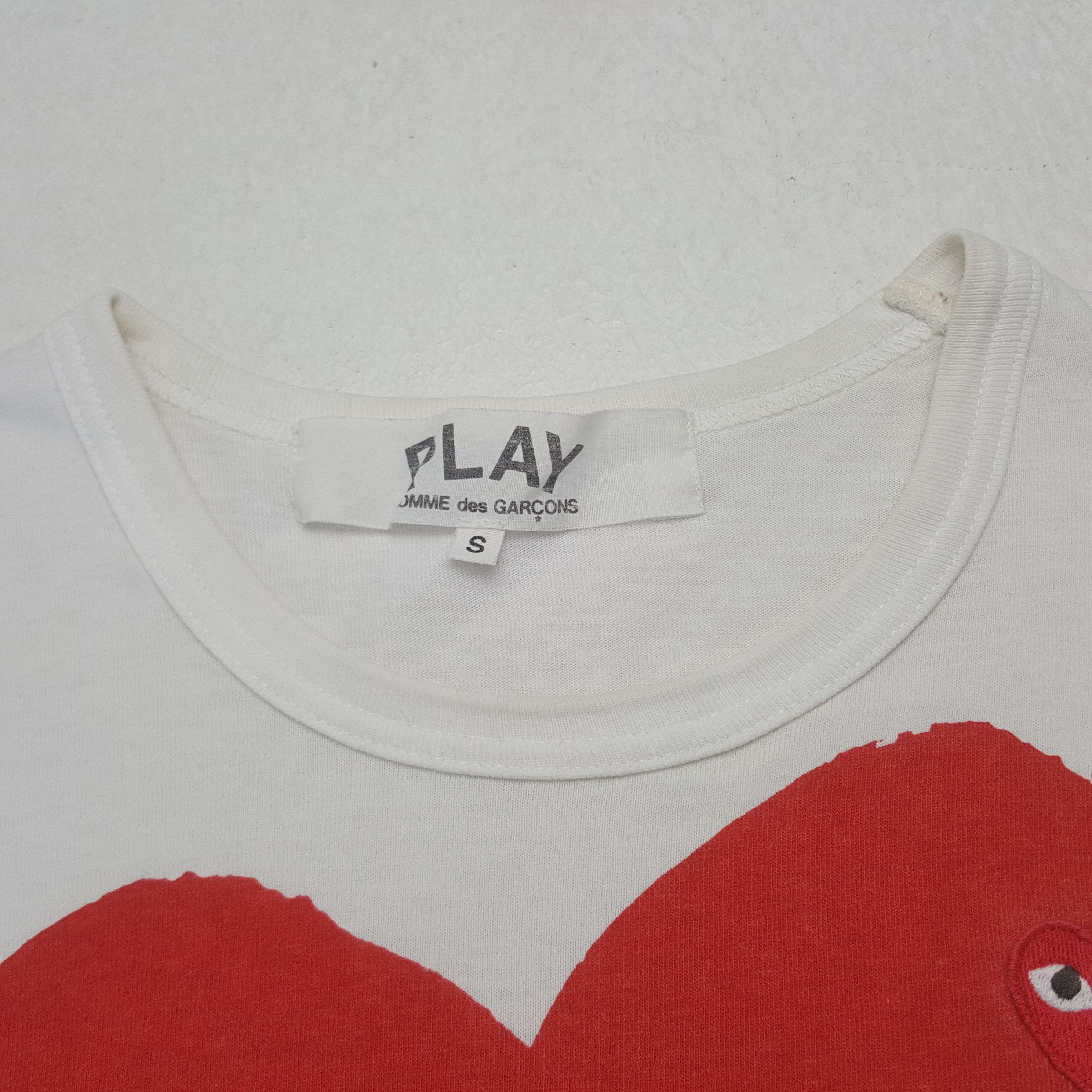 Comme des Garcons PLAY Vintage Comme des Garcons Big Logo Tshirt Size US S / EU 44-46 / 1 - 4 Thumbnail
