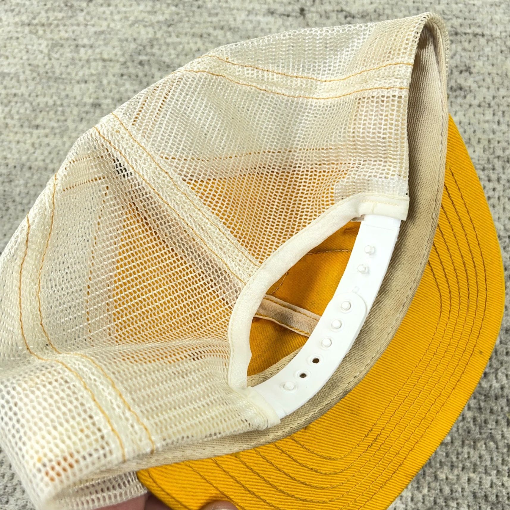 Vintage VINTAGE Swingster Trucker Hat Cap One Size Yellow Cotton Twill 80s 90s American Retro Logo Advertising Mens Size ONE SIZE - 6 Thumbnail