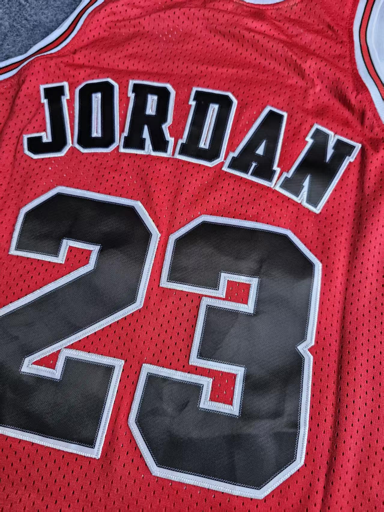 1997 98 Chicago Bulls 23 Michael Jordan Jersey