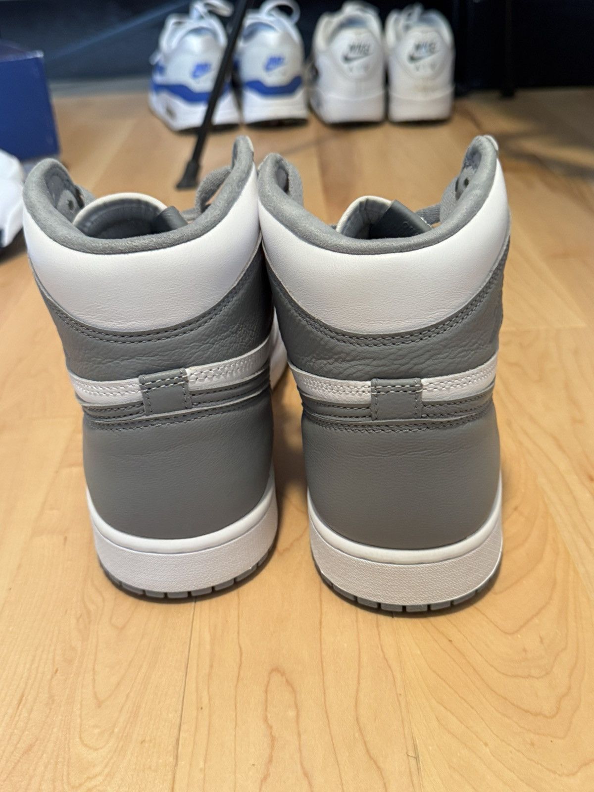 Air Jordan 1 Retro High OG Stealth