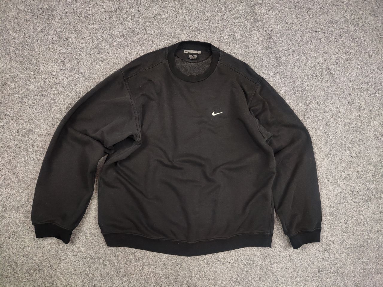 Nike Vintage 90's Nike Logo Black Faded Square Sweatshirts USA Size US XL / EU 56 / 4 - 12 Thumbnail