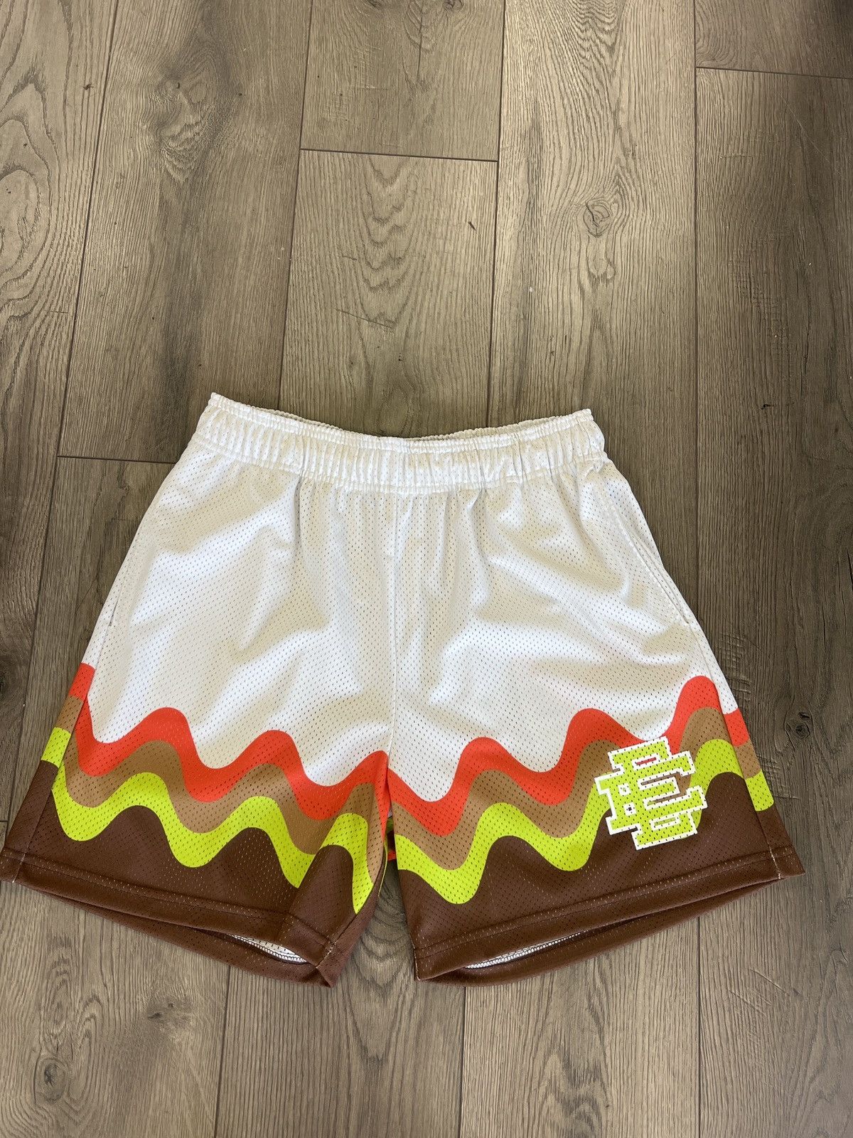 Eric Emanuel Eric Emanuel Basic Shorts White Brown Wave Size US 32 / EU 48 - 1 Thumbnail