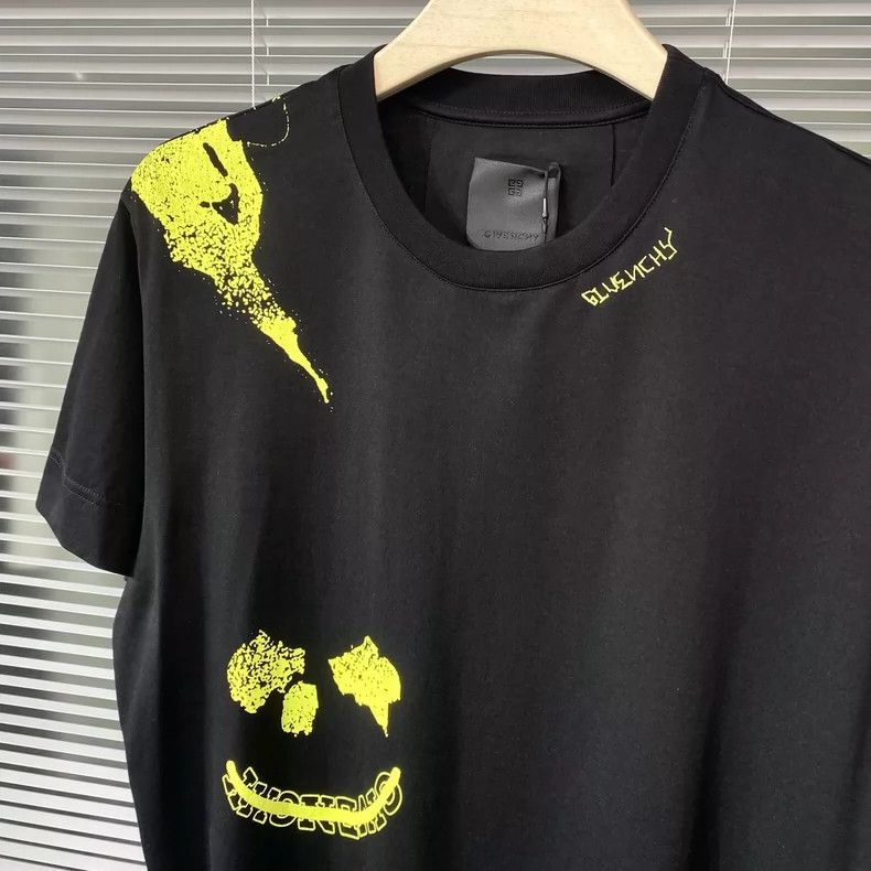 Givenchy Givenchy New spray-painted short-sleeve T-shirt black 2506- Size US XXL / EU 58 / 5 - 3 Thumbnail