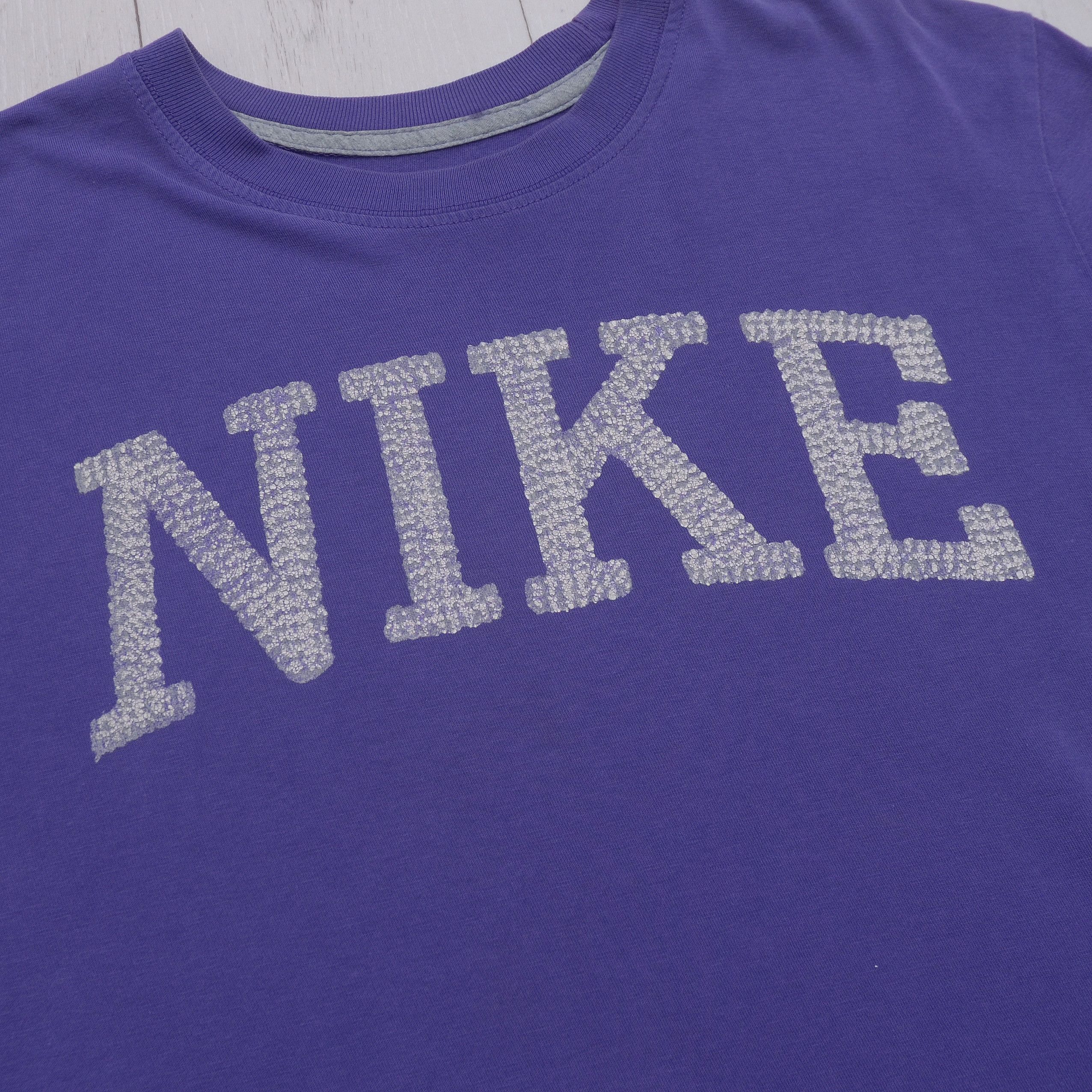Nike × Vintage Vintage Nike Big Logo Swosh Purple T-shirt Tee size M Y2K Size US M / EU 48-50 / 2 - 4 Thumbnail