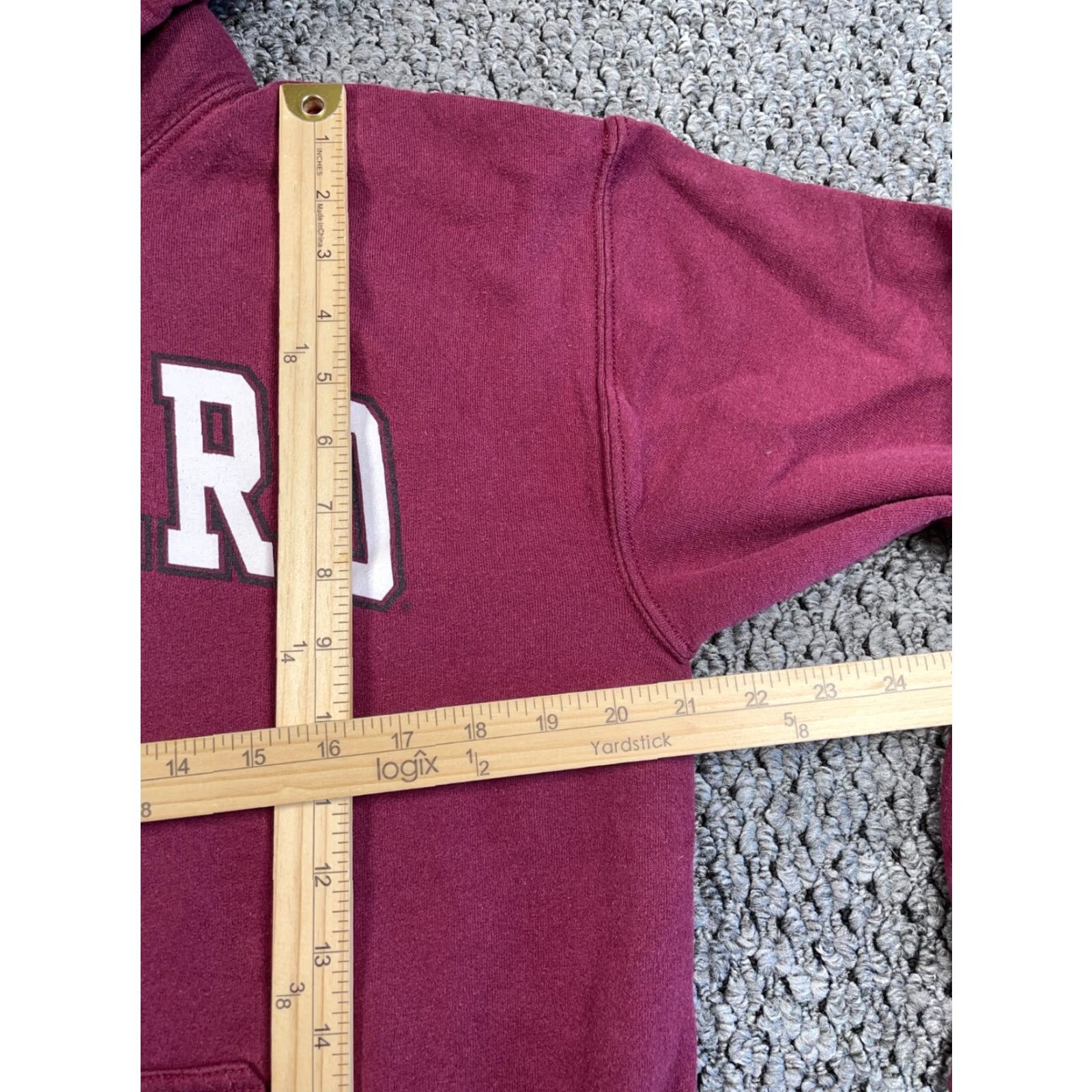 Gildan Harvard University Crest Graphic Hoodie Adult Medium Dark Red Sweatshirt College Size US M / EU 48-50 / 2 - 6 Thumbnail