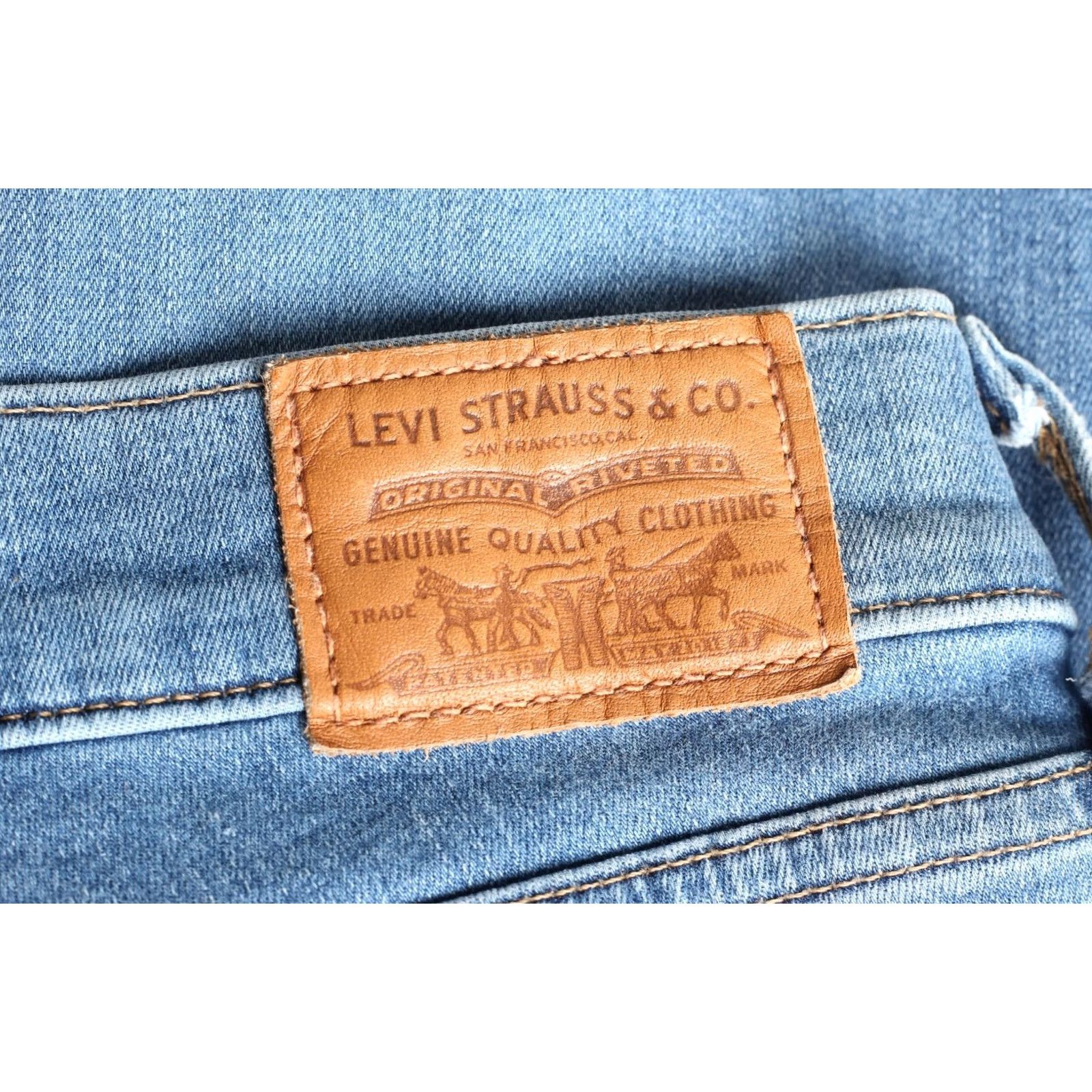 Levi's LEVI’S 710 SUPER SKINNY PREMIUM Big E Stretch Jeans Women W28 L32 DZ7889 Jeans Woman Slim Mid Rise 5-Pocket Blue Size 28" / US 6 / IT 42 - 4 Thumbnail