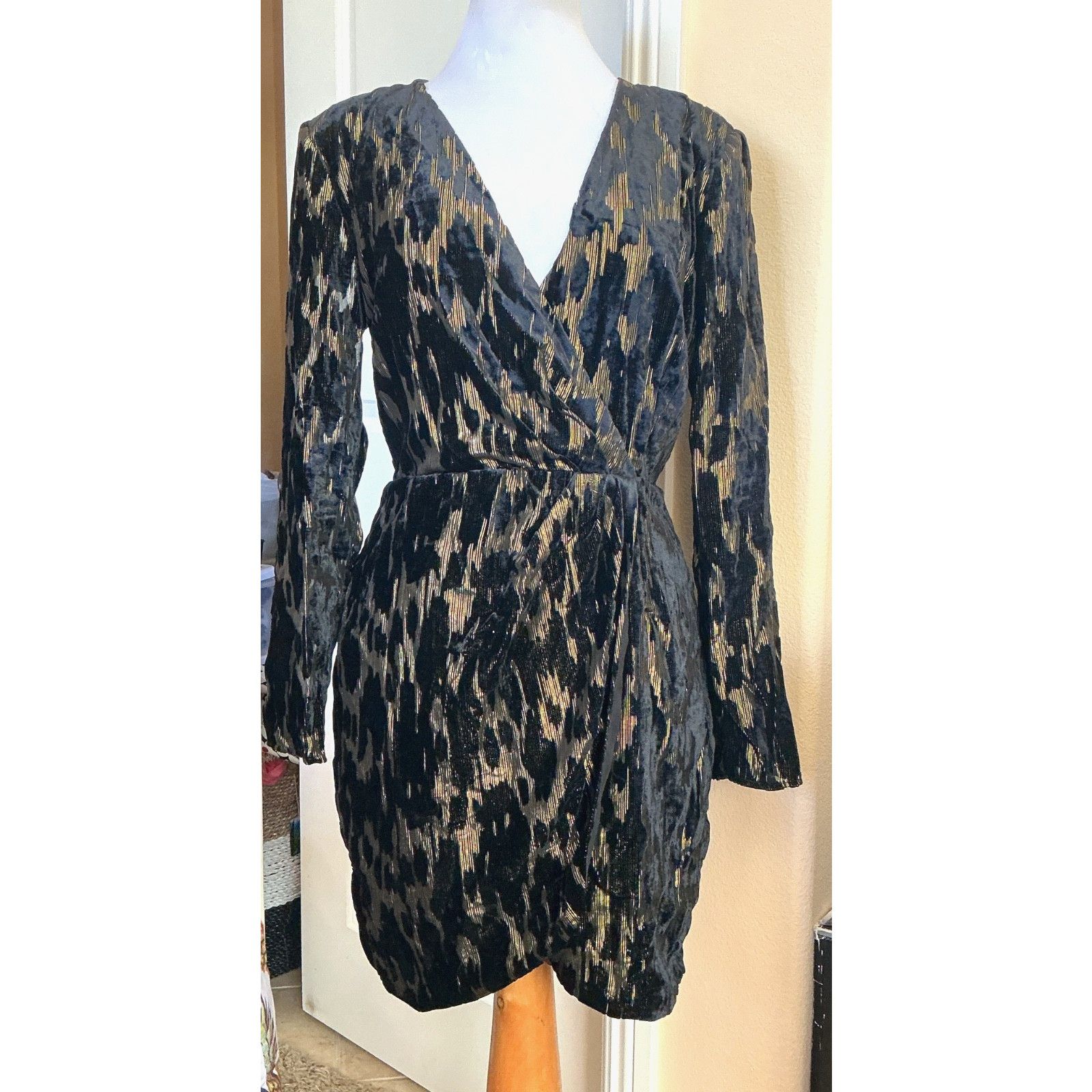 Other BARDOT AERIELA BLACK VELVET GOLD METALLIC WRAP DRESS 10 Size L / US 10 / IT 46 - 2 Thumbnail