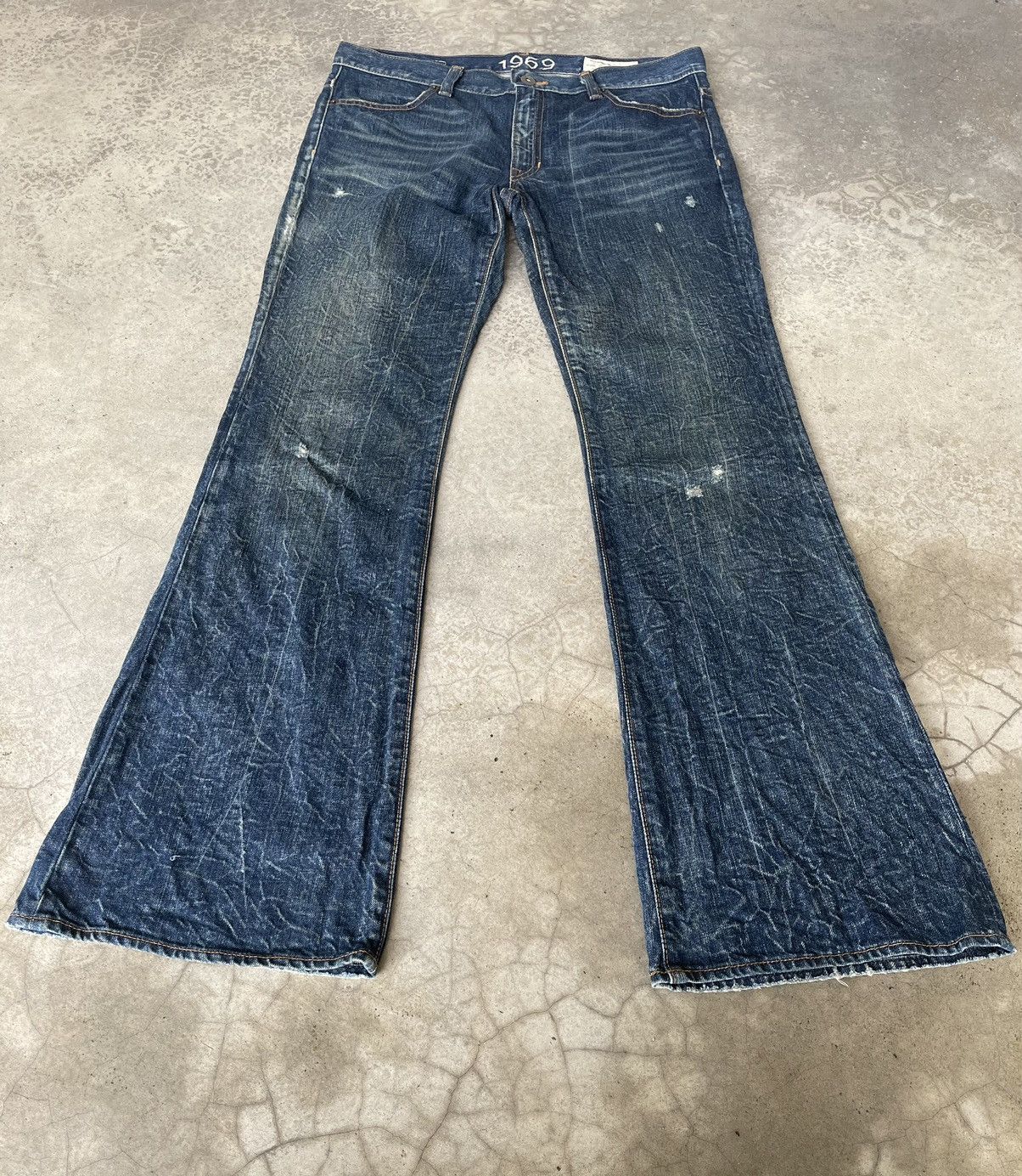 Gap Flare Jeans Vintage Gap Bootcut Nice Design Size US 32 / EU 48 - 1 Thumbnail