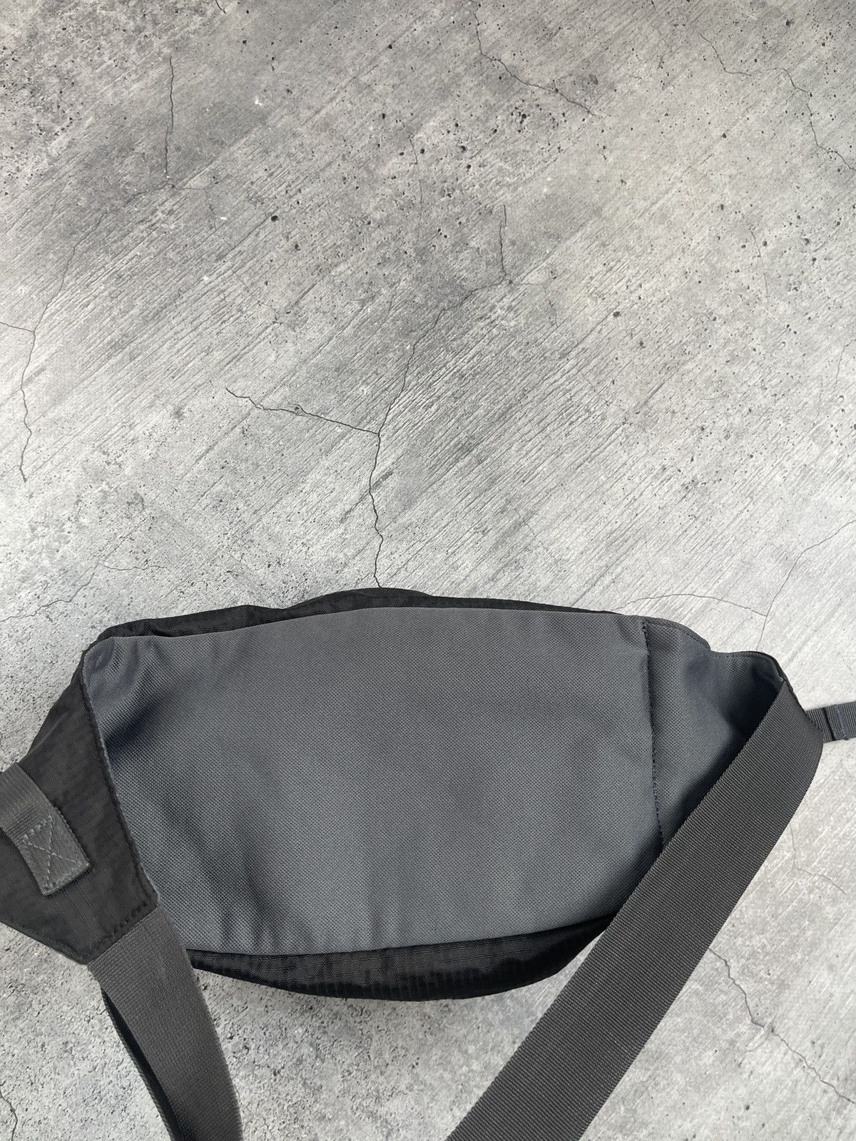 Vintage Lowe Alpine Fanny Pack Blue Black Cross Body Waist Bag Hike Size ONE SIZE - 5 Thumbnail