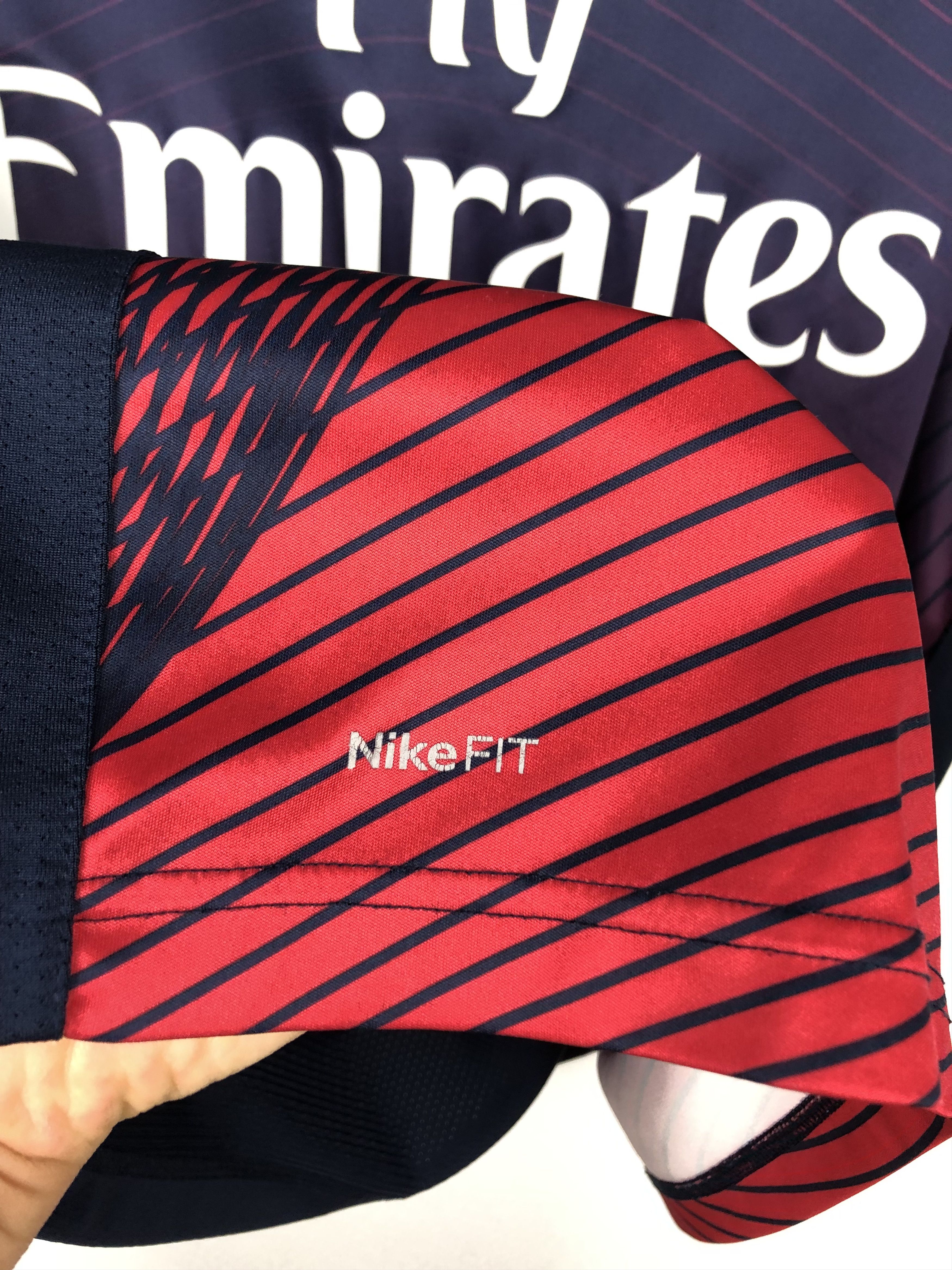 Nike Vintage Arsenal Football Shirt Soccer Jersey Train Tee Hype Size US L / EU 52-54 / 3 - 4 Thumbnail