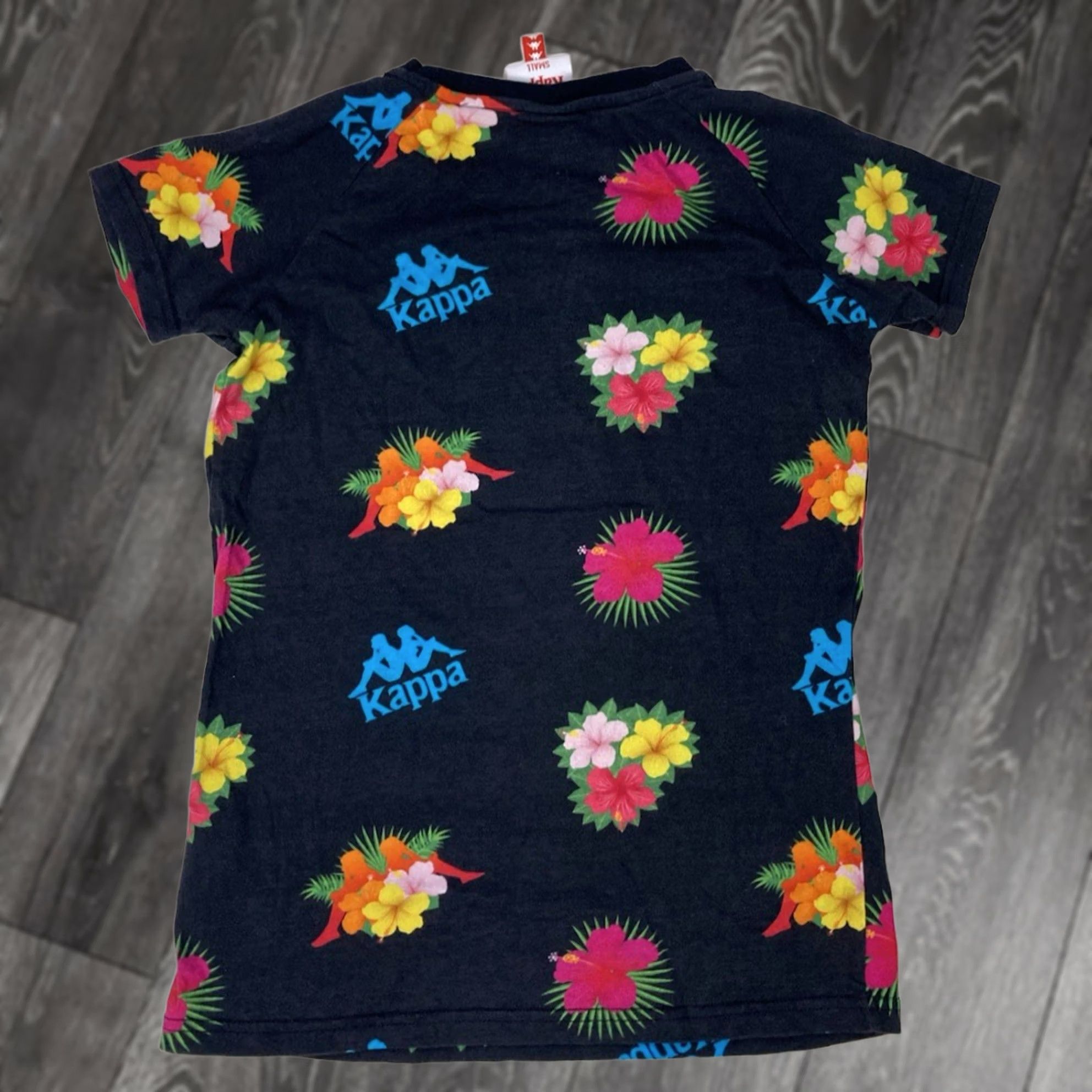 Kappa Kappa Logo Floral All Over Print Graphic T-shirt Women Small Black Short Sleeve Size S / US 4 / IT 40 - 1 Thumbnail