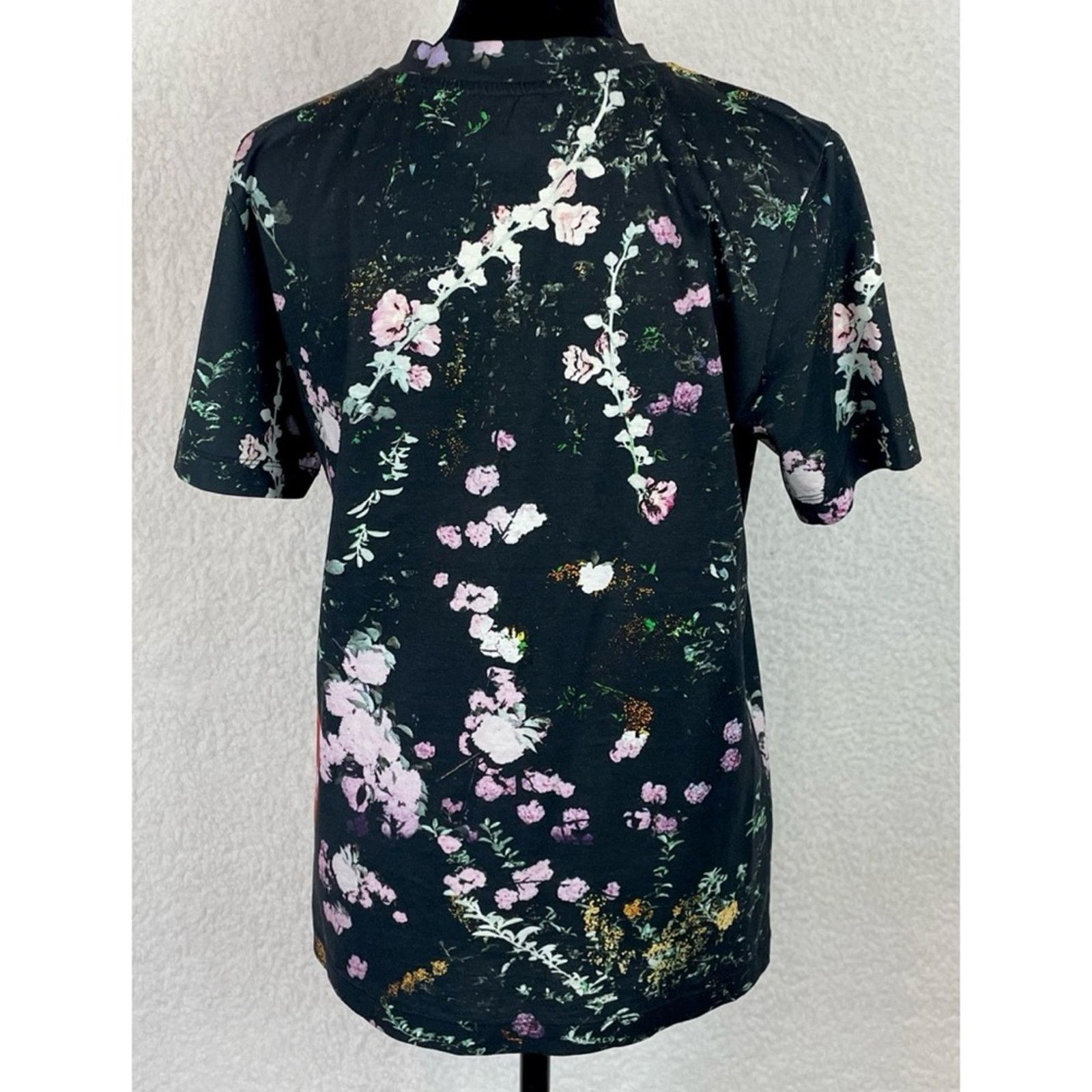 3.1 Phillip Lim 3.1 PHILLIP LIM • Black Floral Crewneck Short Sleeve Tee Size M / US 6-8 / IT 42-44 - 7 Thumbnail