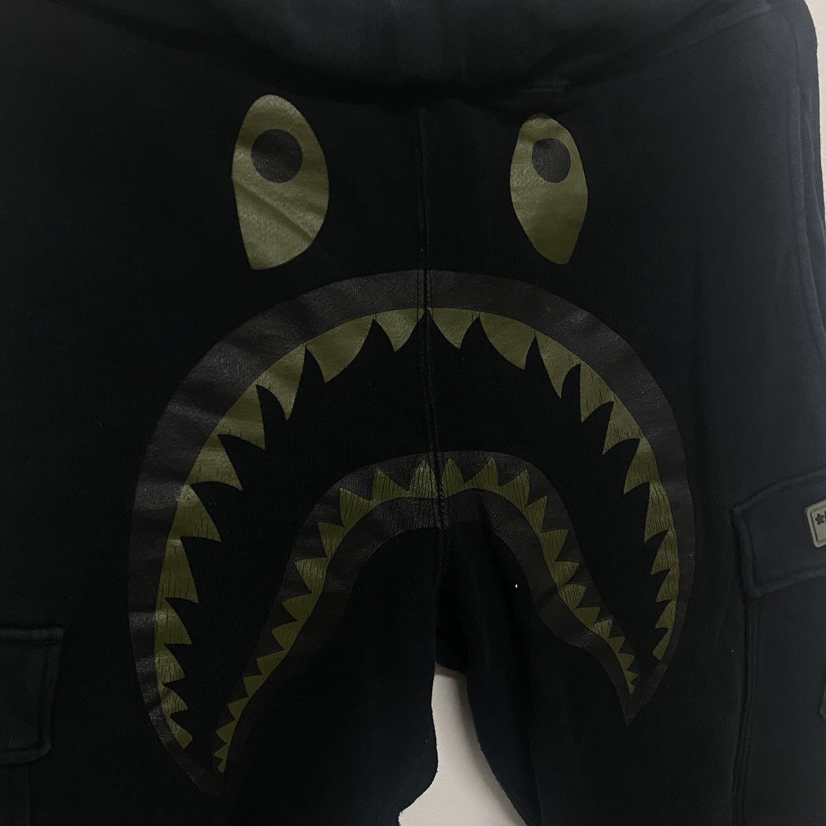 Bape × Undefeated Bape x Undefeated Shark Sweat Pants Size US 32 / EU 48 - 3 Thumbnail