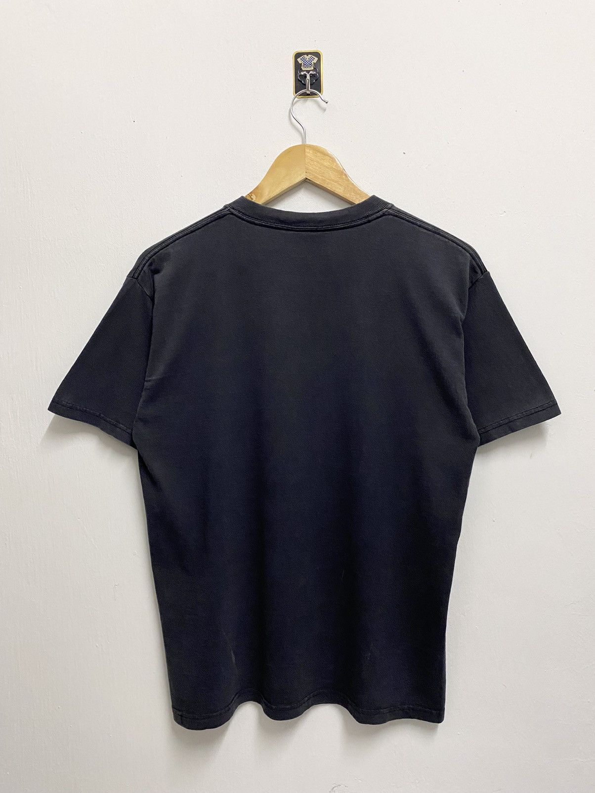 Disney × Mickey Mouse × Vintage 2000's Mickey Mouse Disneyland - Katate Kid T-Shirt Size US M / EU 48-50 / 2 - 2 Thumbnail