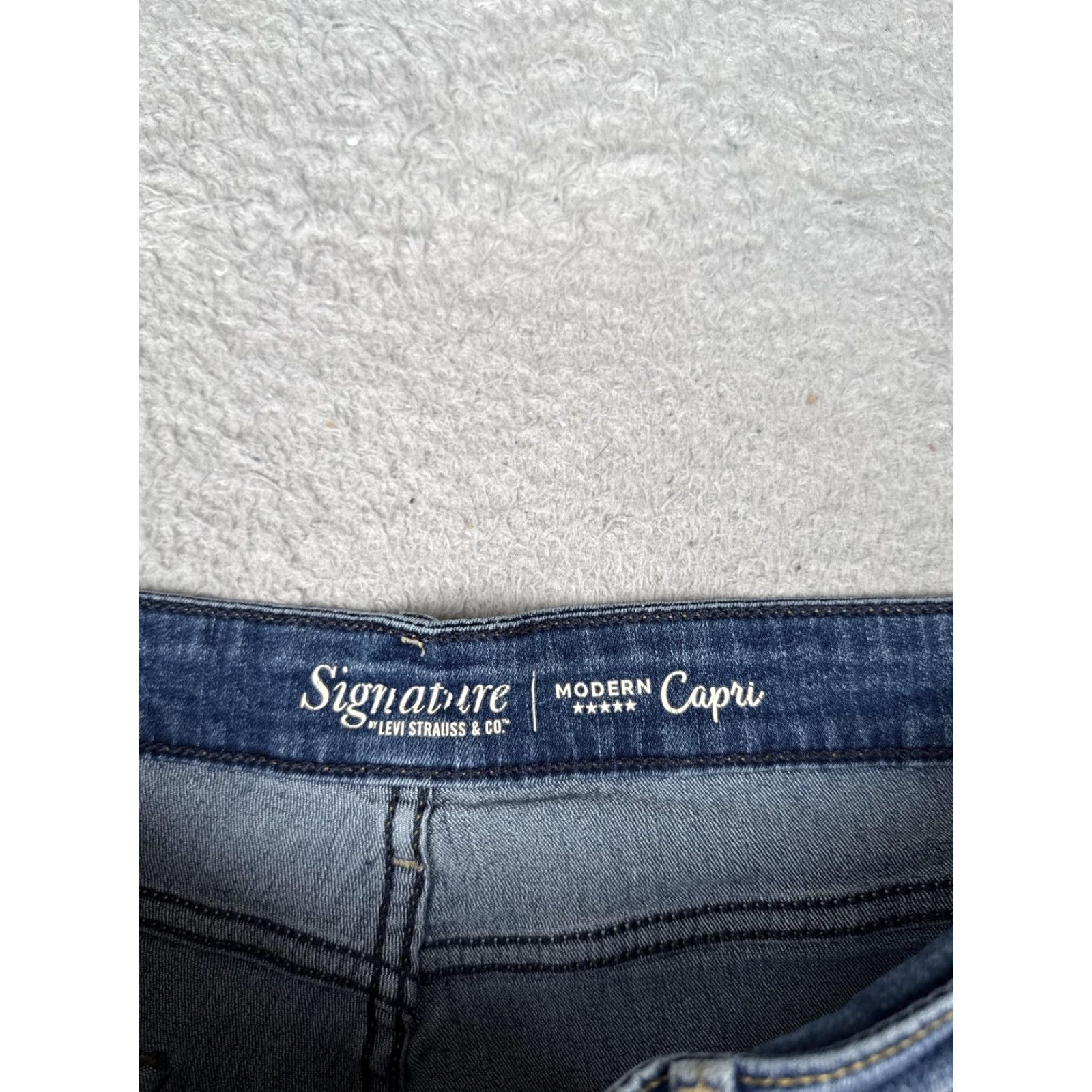 Levi's Signature By Levi Strauss & Co Shorts Womens 14 W32 Blue Denim Cutoff Frayed Hem Size 36" / US 14 / IT 50 - 7 Thumbnail