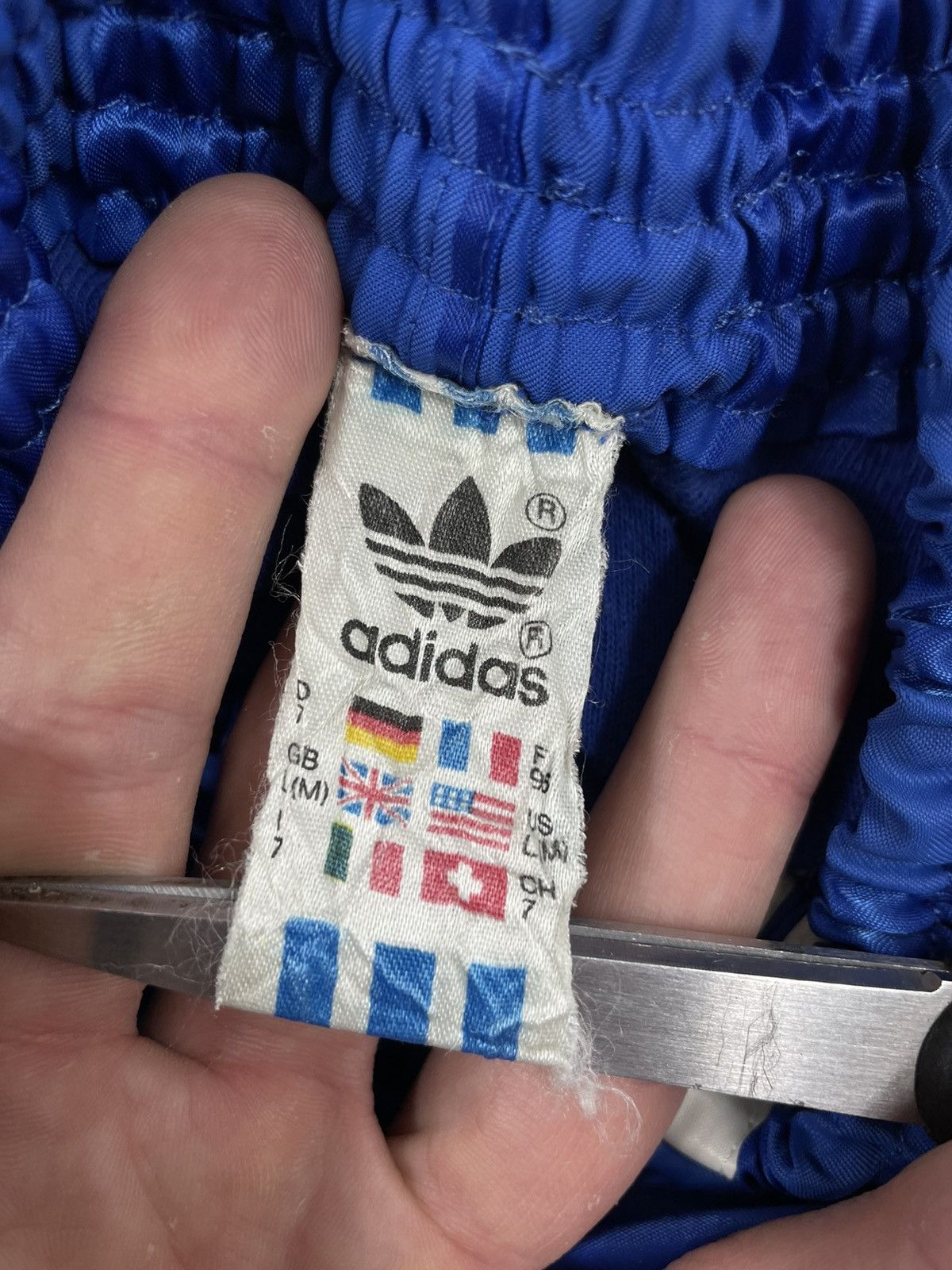 Adidas 70 ADIDAS West Germany 3-Stripes Nylon Sprinter Glanz Shorts Size US 32 / EU 48 - 9 Thumbnail