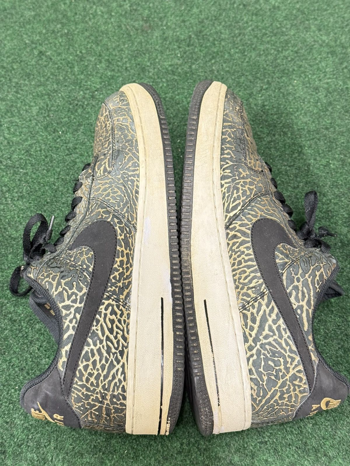 Nike 2014 Nike Air Force 1 Low Gold Elephant 488298-702 Size US 10.5 / EU 43-44 - 5 Thumbnail