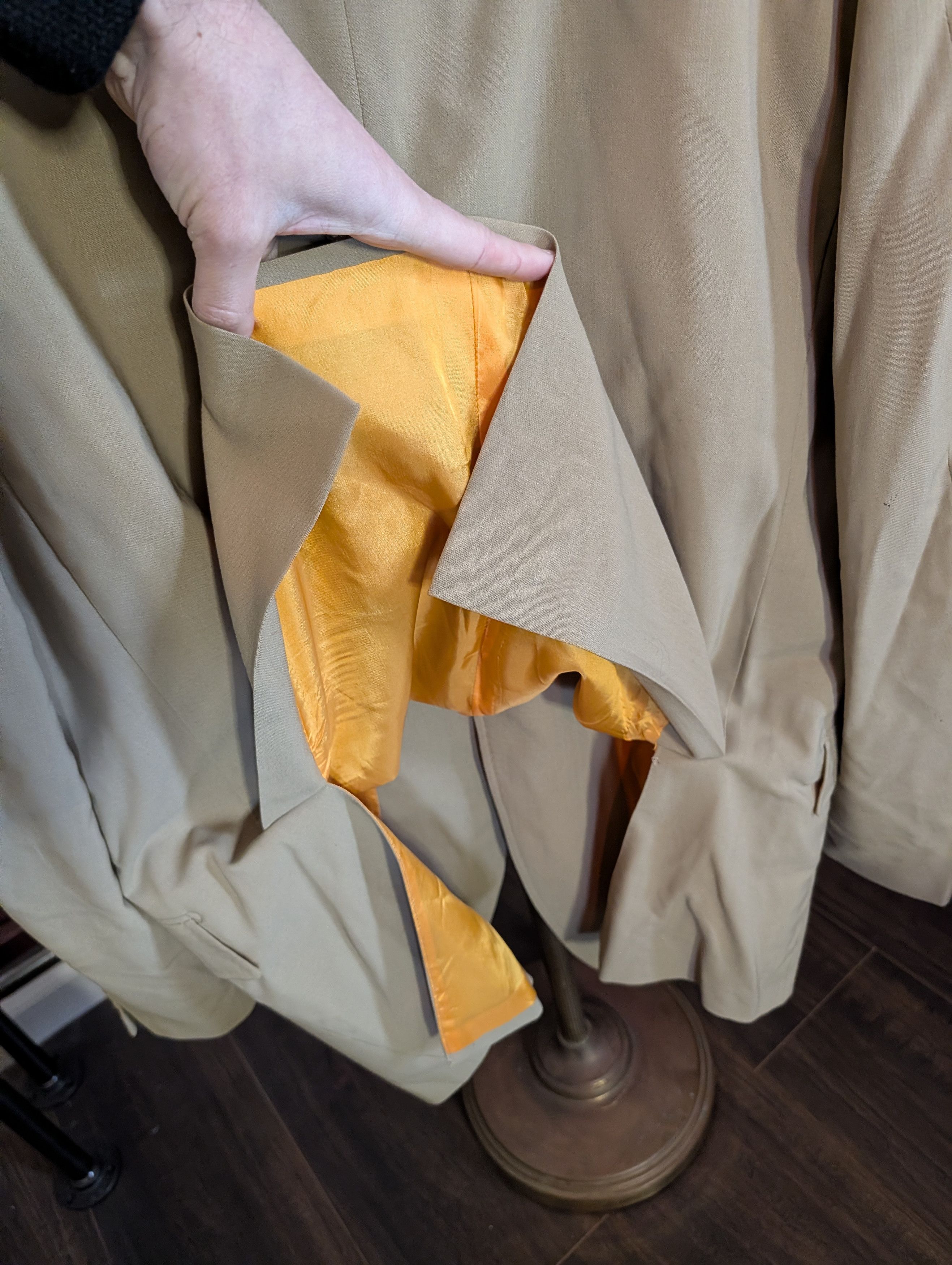 Handmade SANFORD BRYANT bespoke peak lapel high twist tan jkt Size 40R - 7 Thumbnail