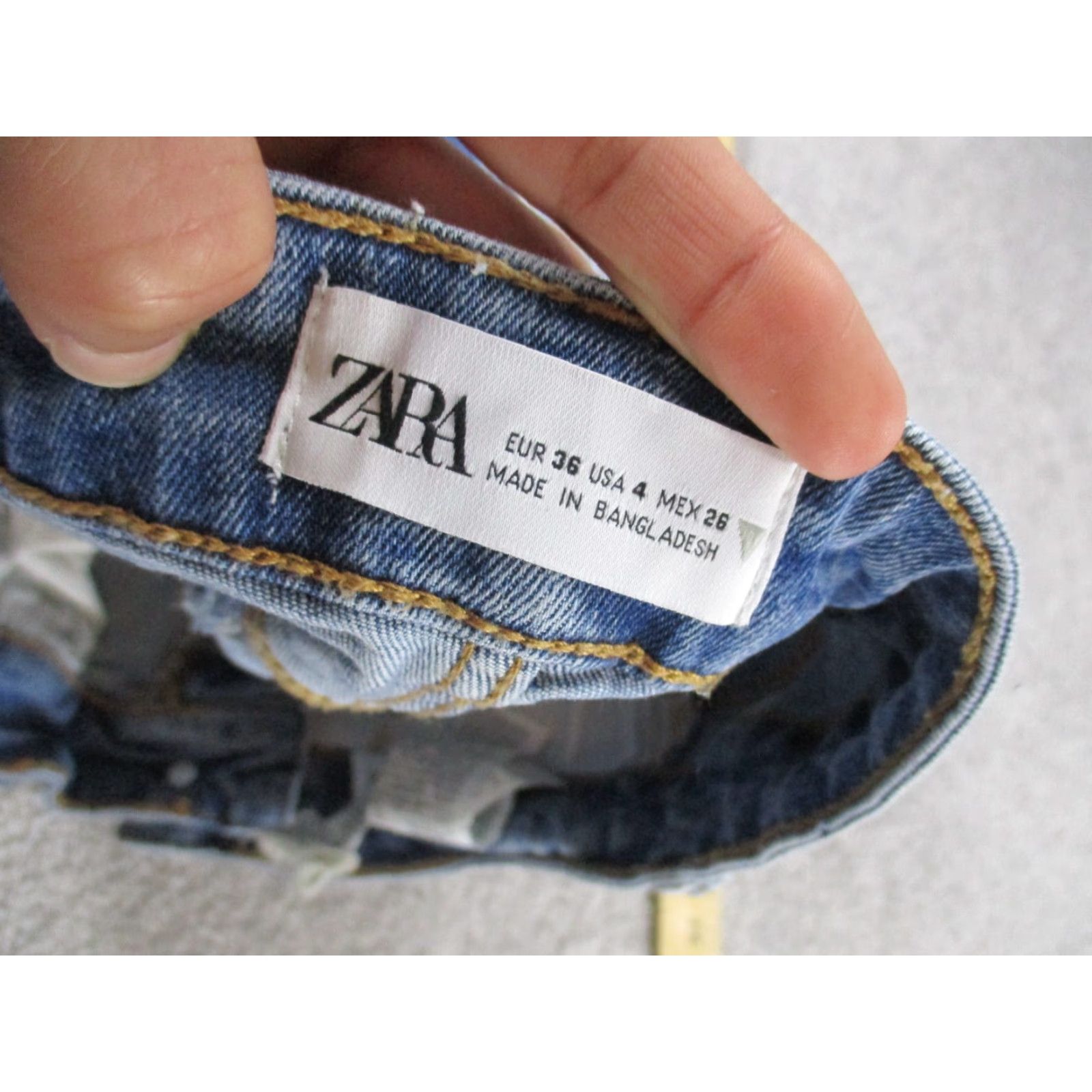 Zara VINTAGE Zara Shorts Womens 4 Light Wash Denim Cut-Offs Blue 90s Classic Festival Size 27" / US 4 / IT 40 - 7 Thumbnail